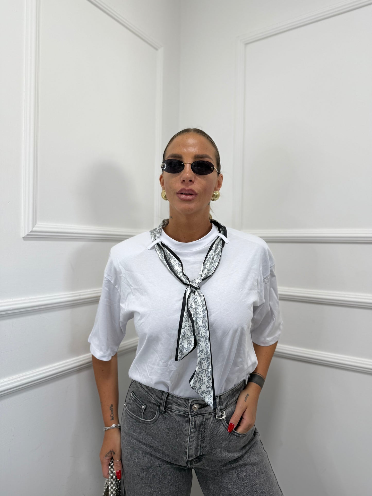 T-shirt spalline con foulard Etró (foulard nero) by justwest 2625t