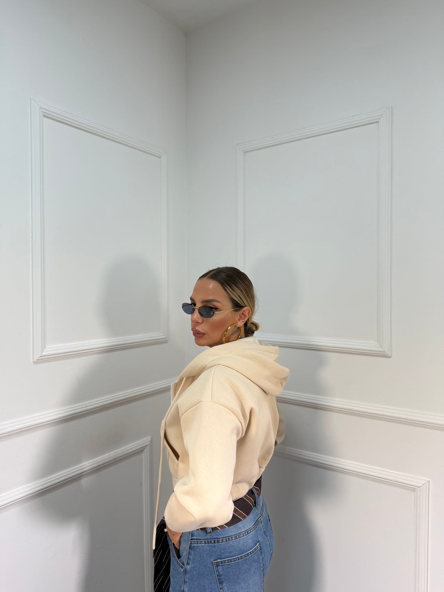 Felpa crop in pile con cappuccio Essential burro 43763