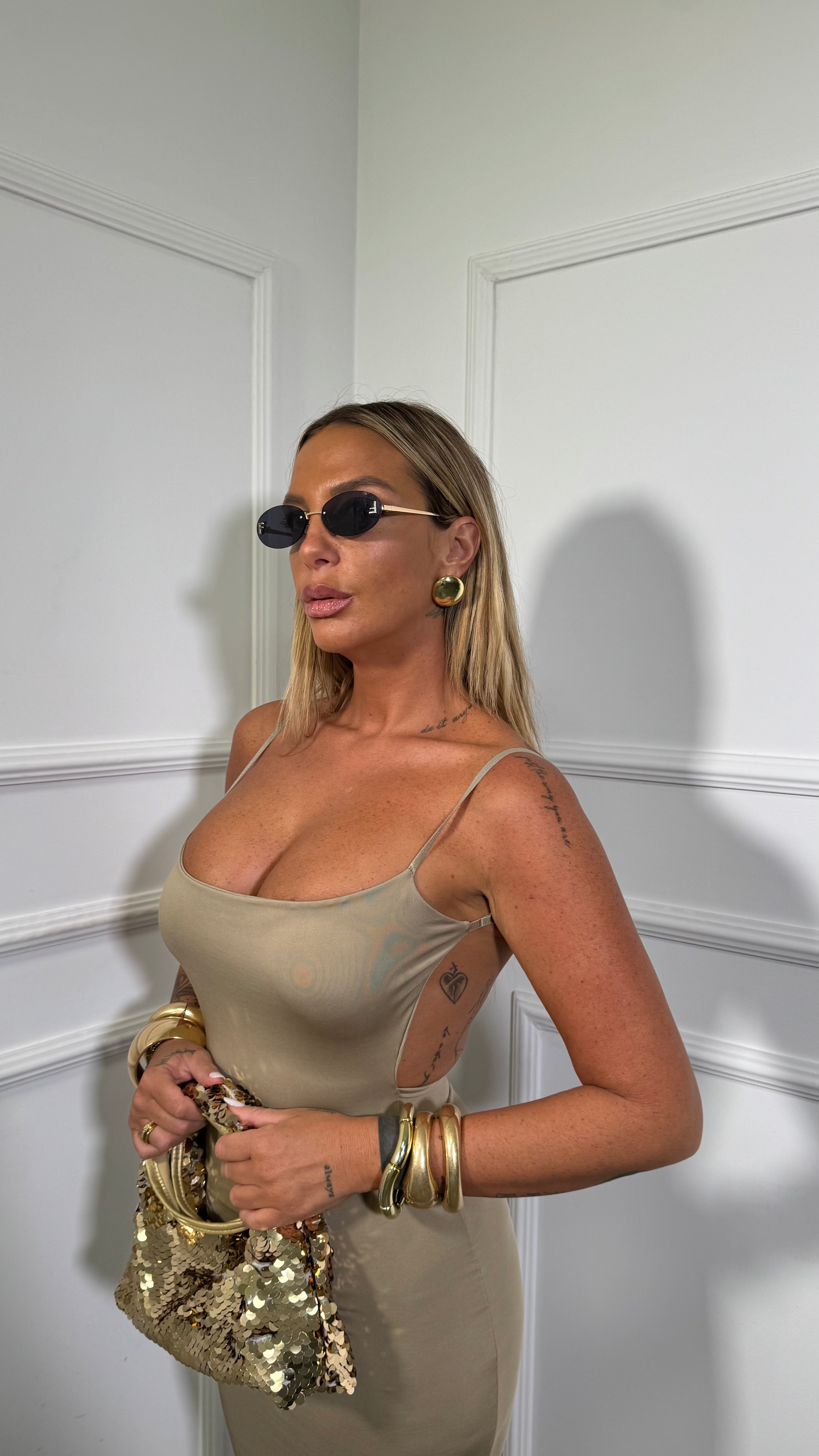 Abito midi in lycra con drappeggio sul retro taupe 16724