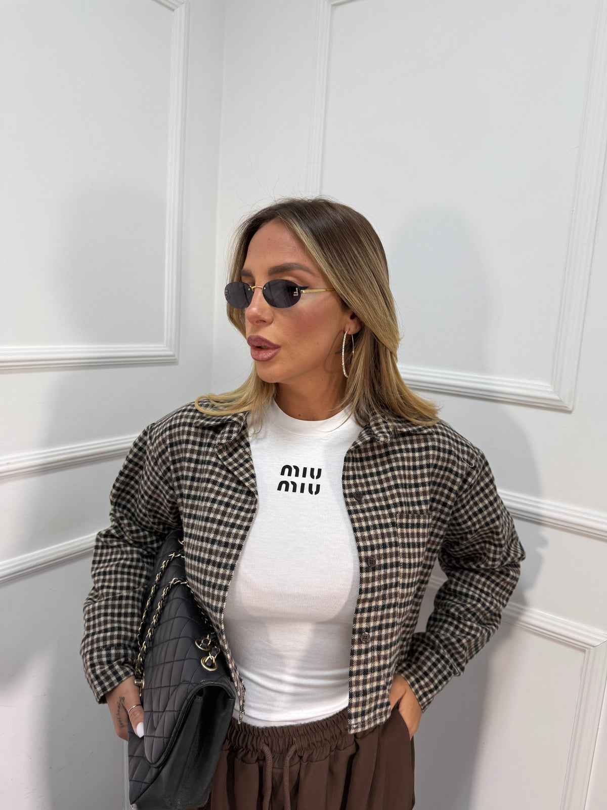 Camicia crop in flanella con spalline Hope cioccolato/beige 25735
