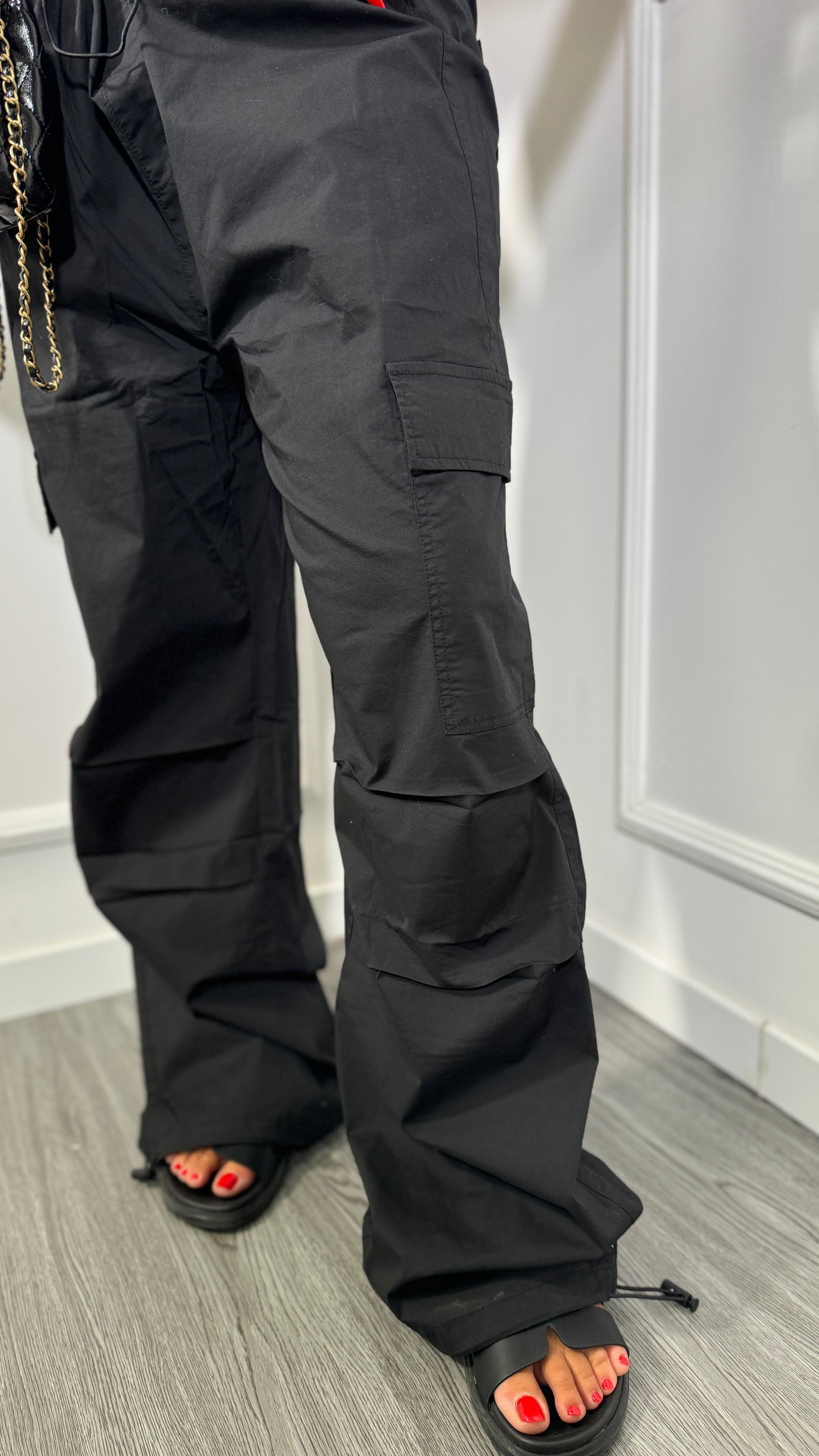 Pantaloni parachute in cotone nero hm015-1
