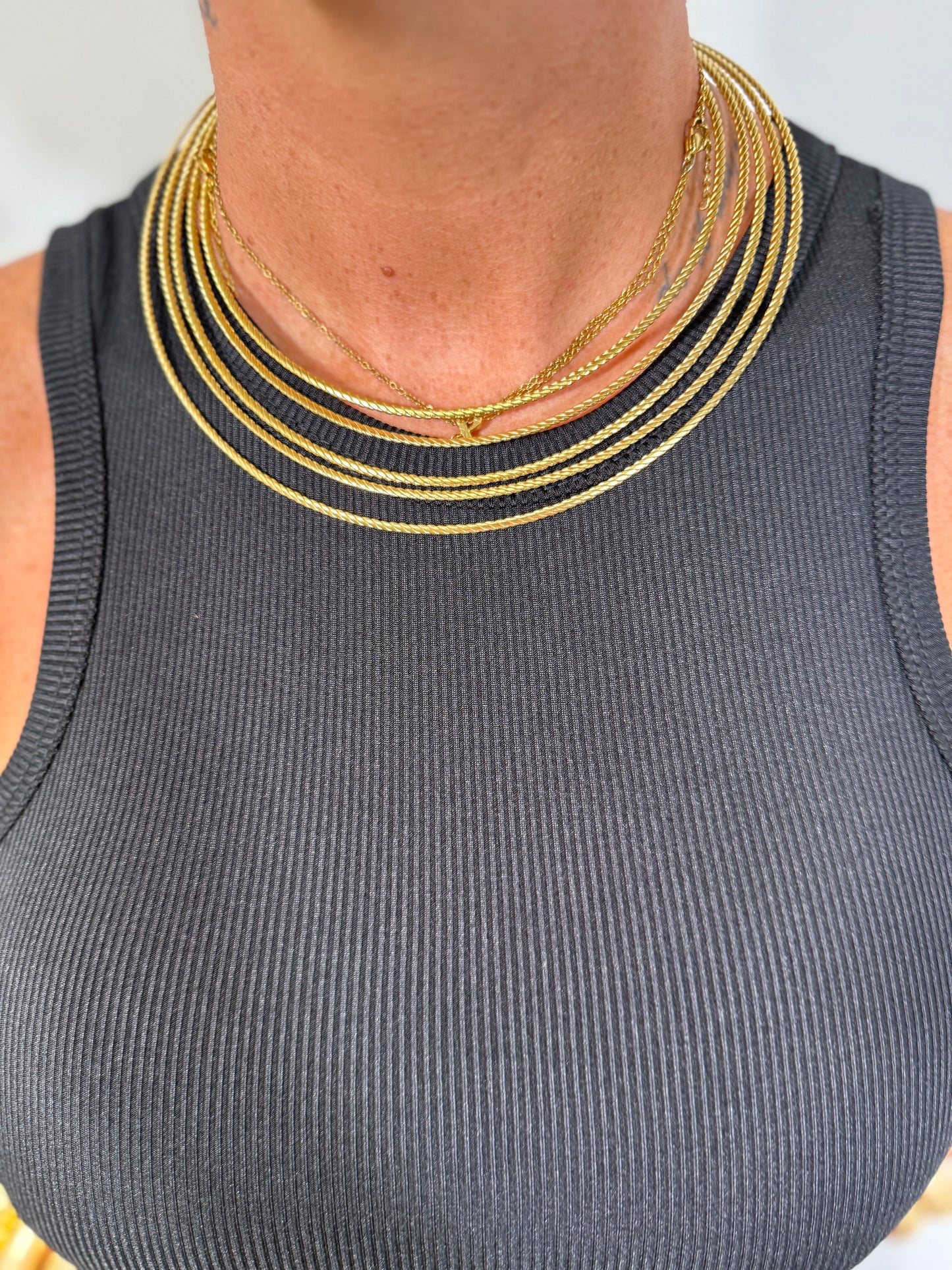Collana girocollo intrecciata sottile oro