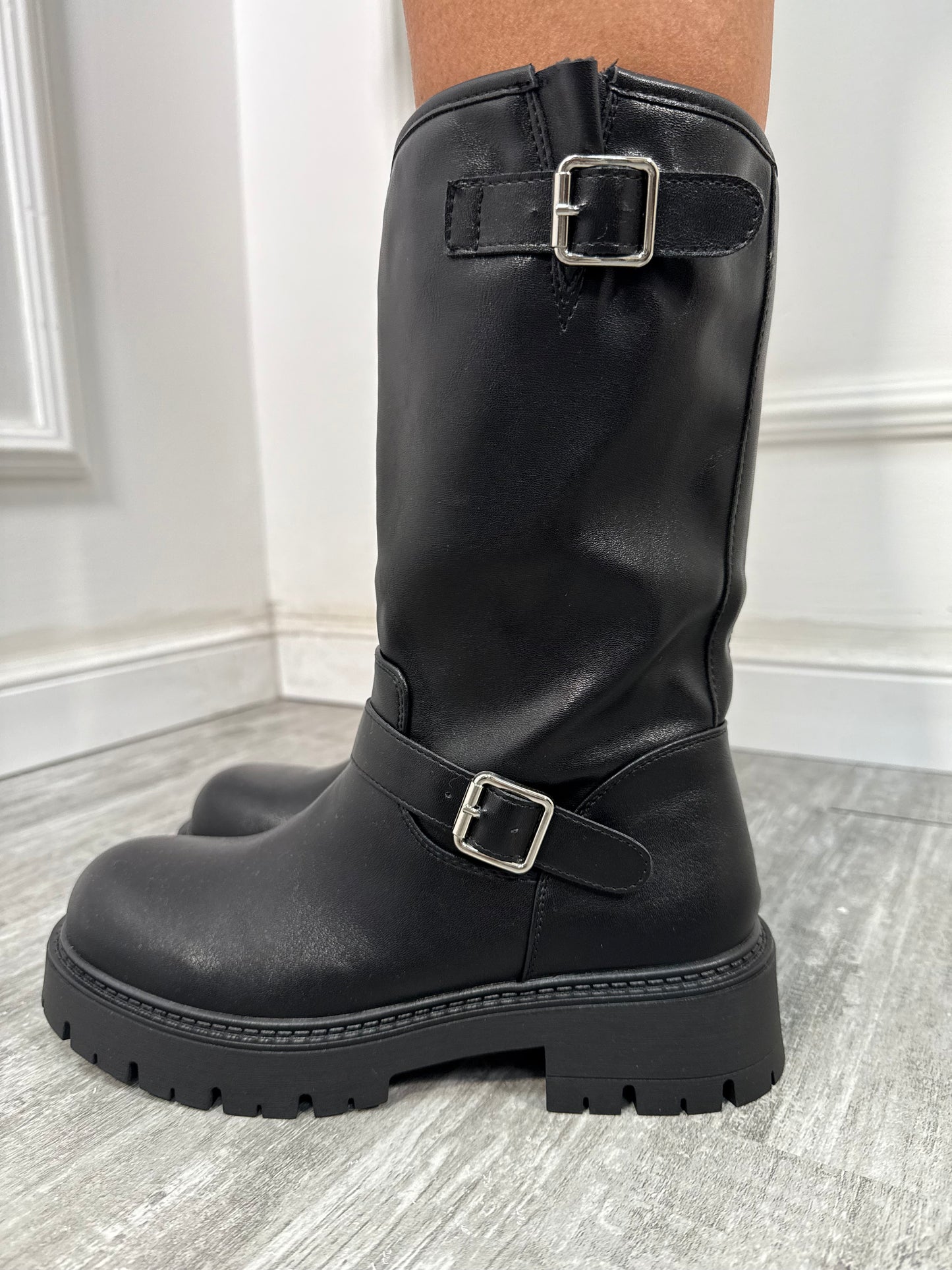 Stivale in ecopelle Davinson nero HJ908