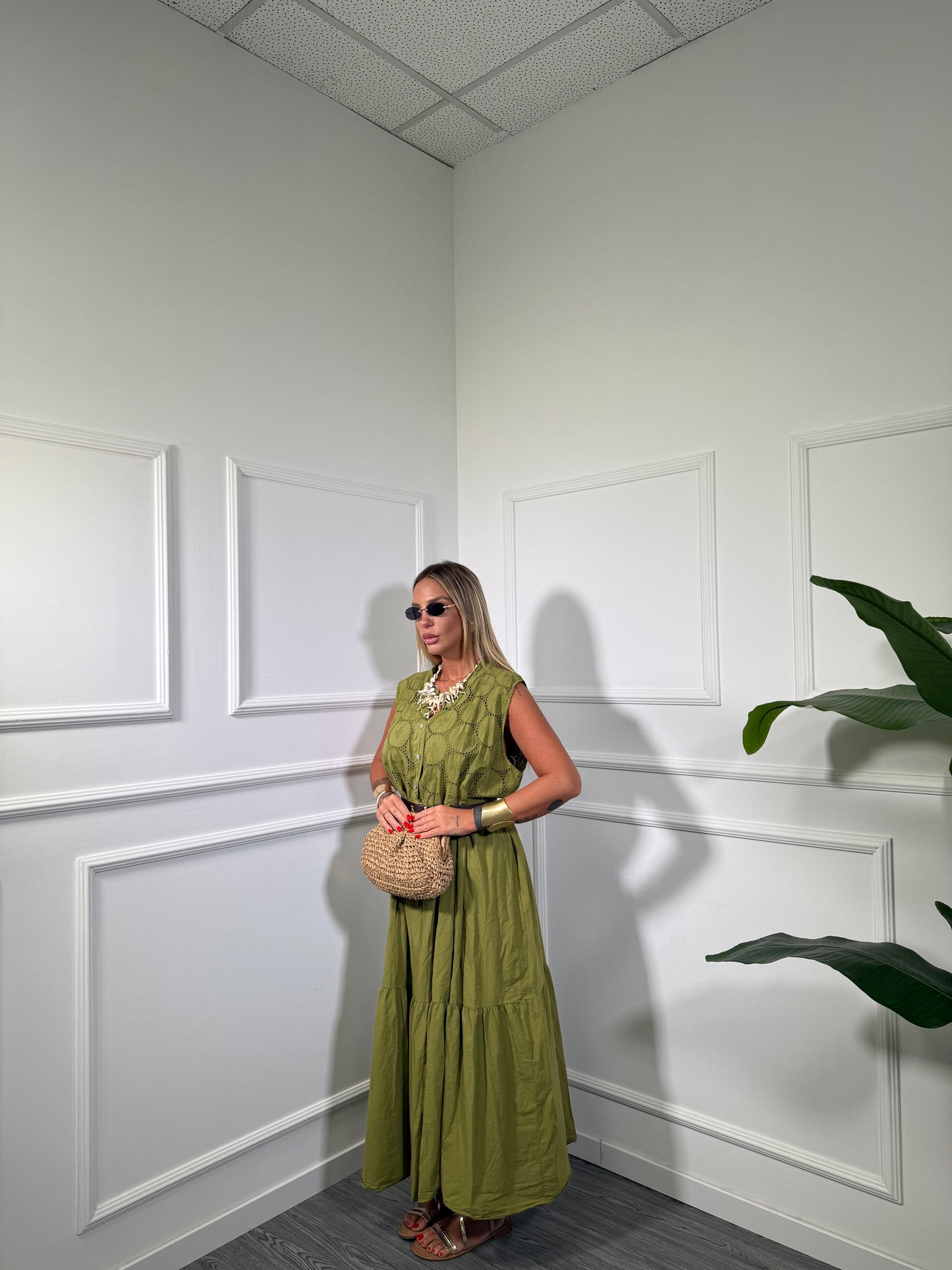 Abito midi in cotone pizzo San gallo con cintura verde acido kk10125