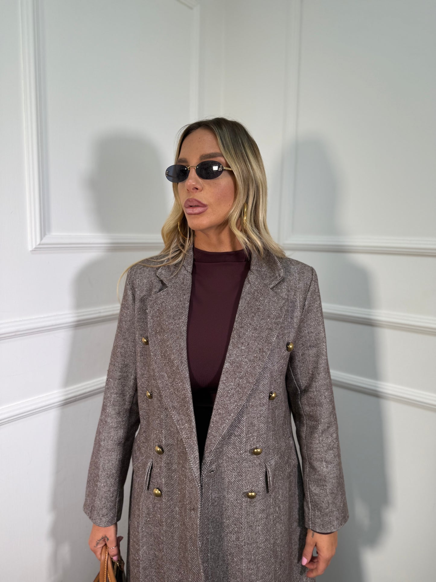 Cappotto spigato doppiopetto con spalline cacao 2898