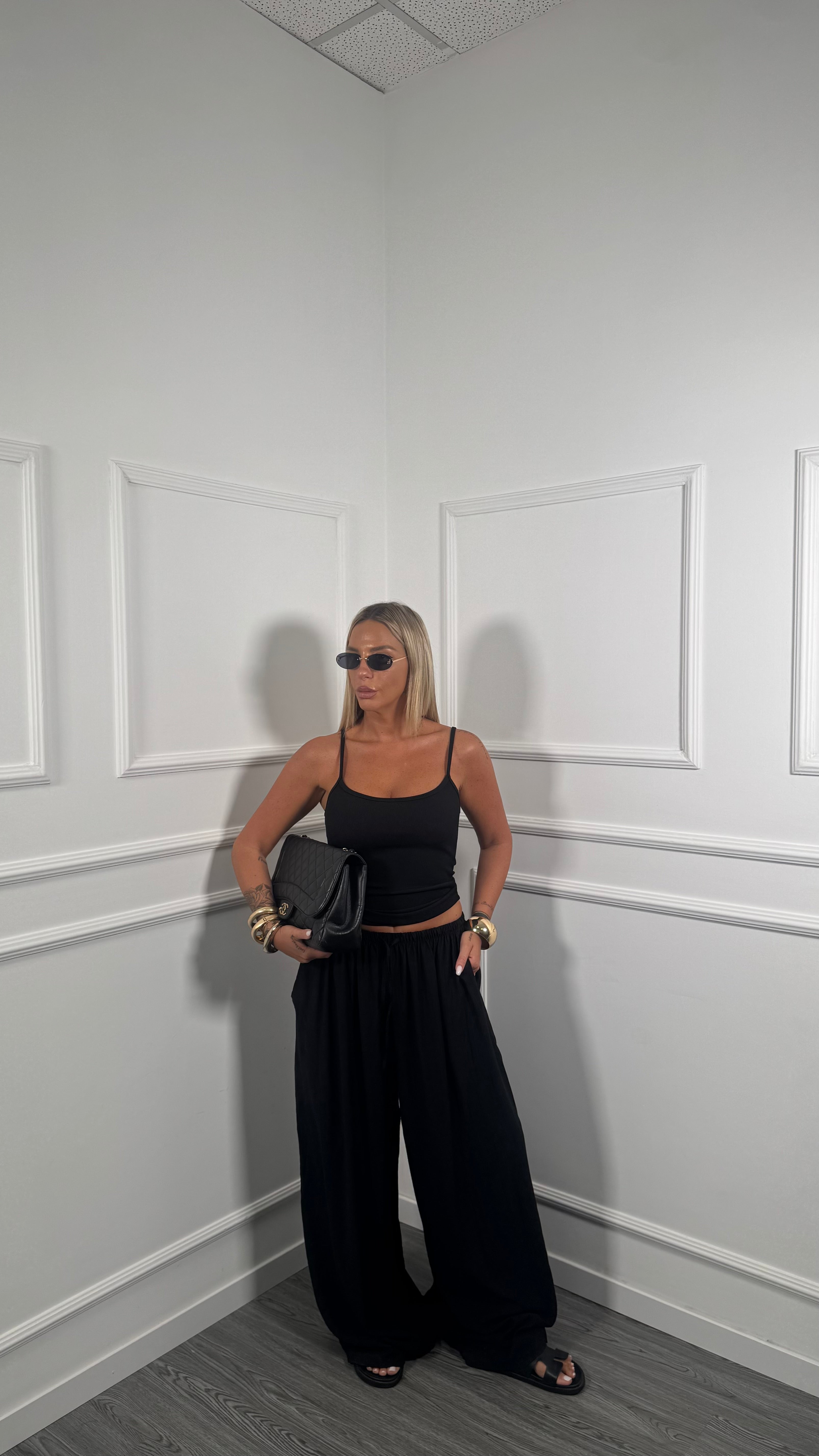 Coordinato canotta + pantalone ampio Essential nero