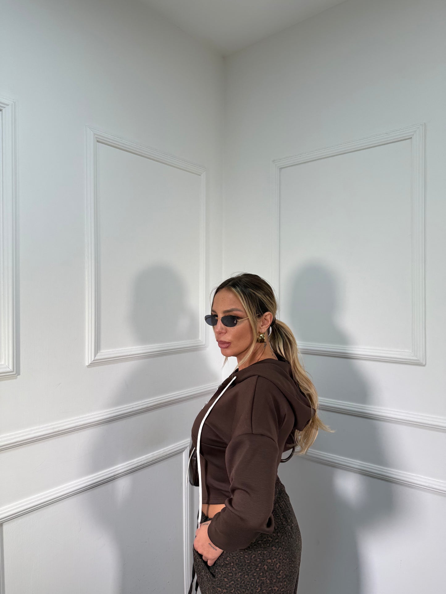 Felpa bustino con zip e cappuccio cioccolato