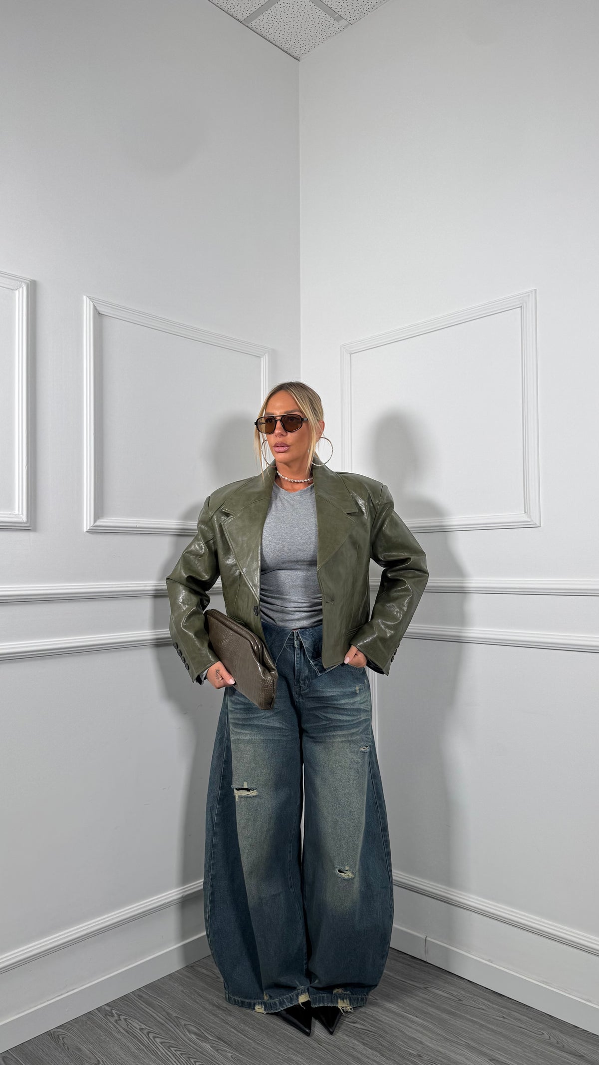 Jeans balloon con bustino risvolto lavaggio sabbiato 91133