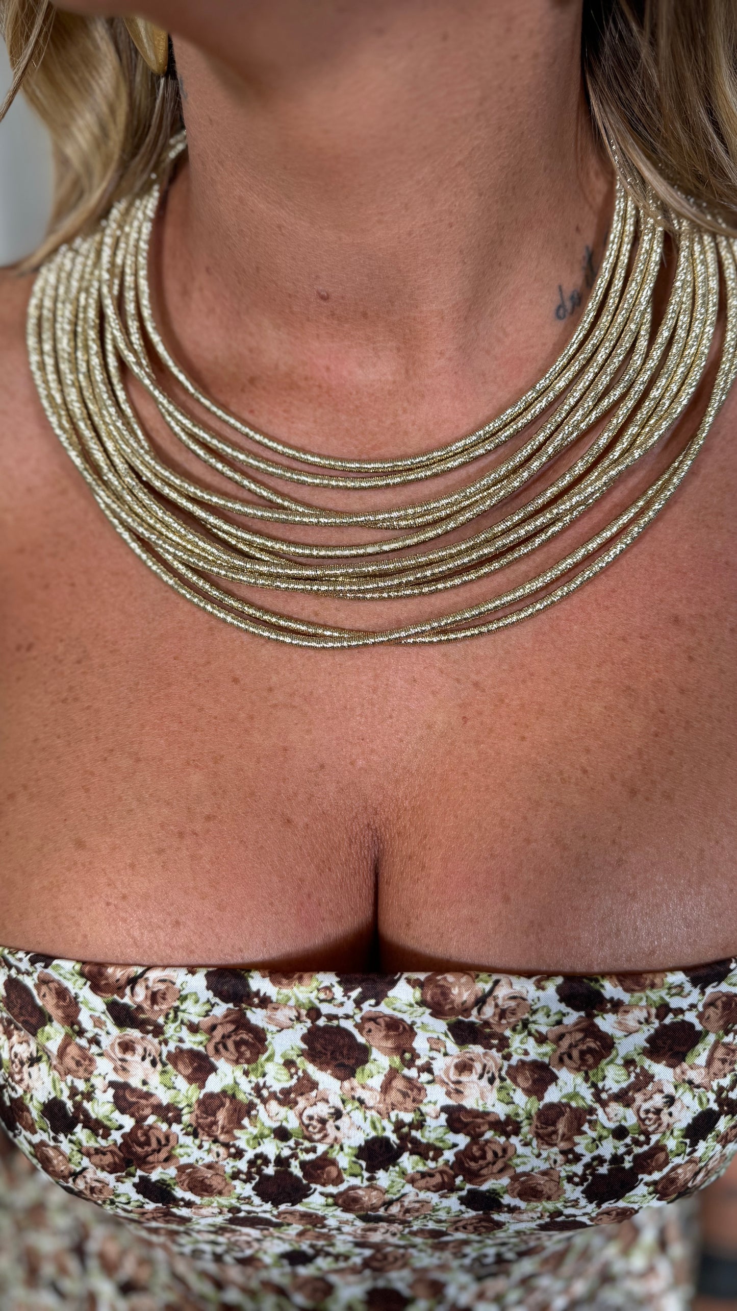 Collana girocollo magnetica oro