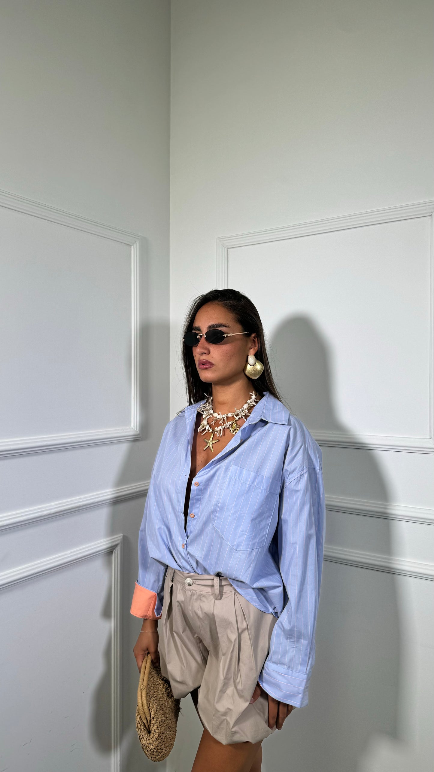Camicia in cotone con polsini a contrasto azzurra/pesca