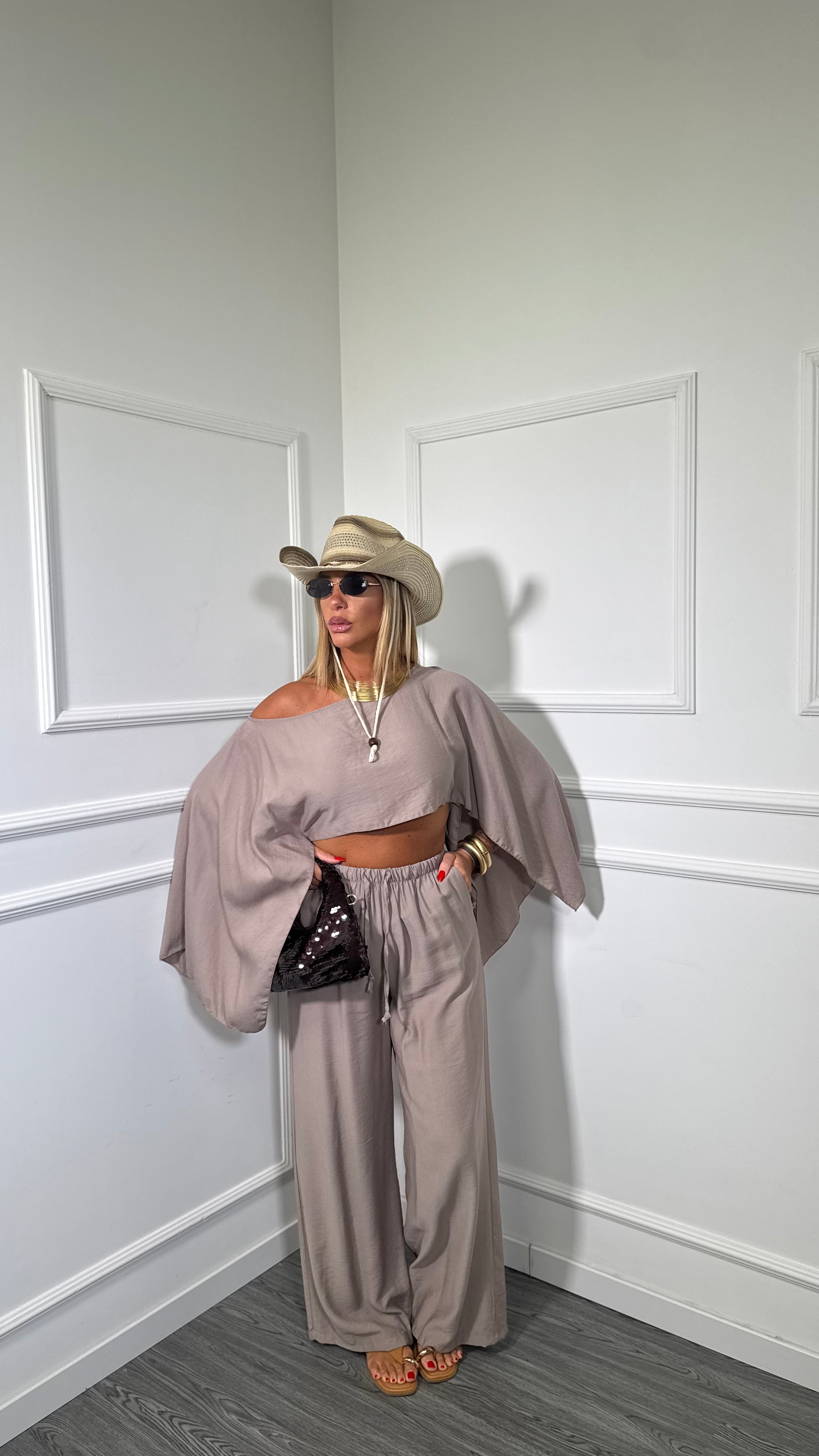 Coordinato in viscosa con top asimmetrico Clodia taupe 7060