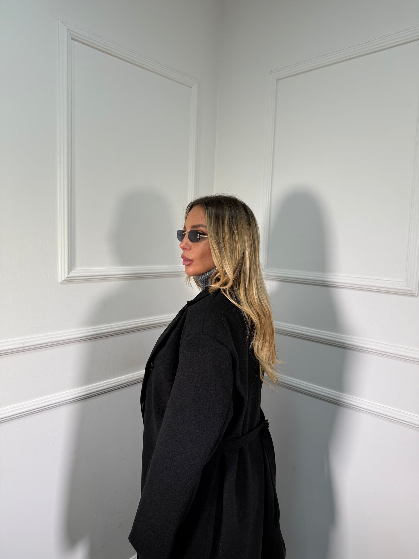 Cappotto doppiopetto con cinturino sul retro Broadway nero m11149