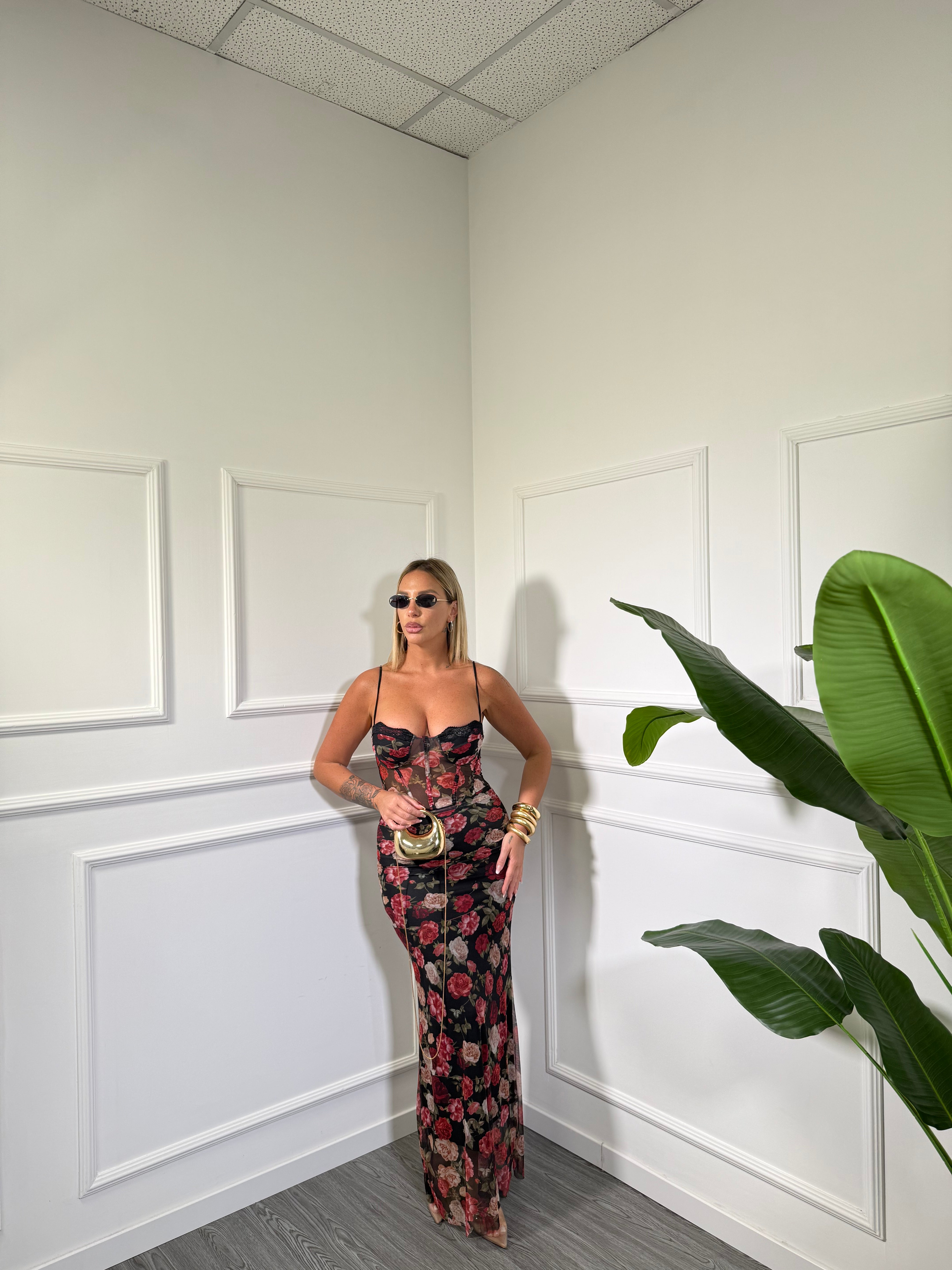 Abito midi in chiffon con pizzo drappeggiato Nizza floreale nero 474808