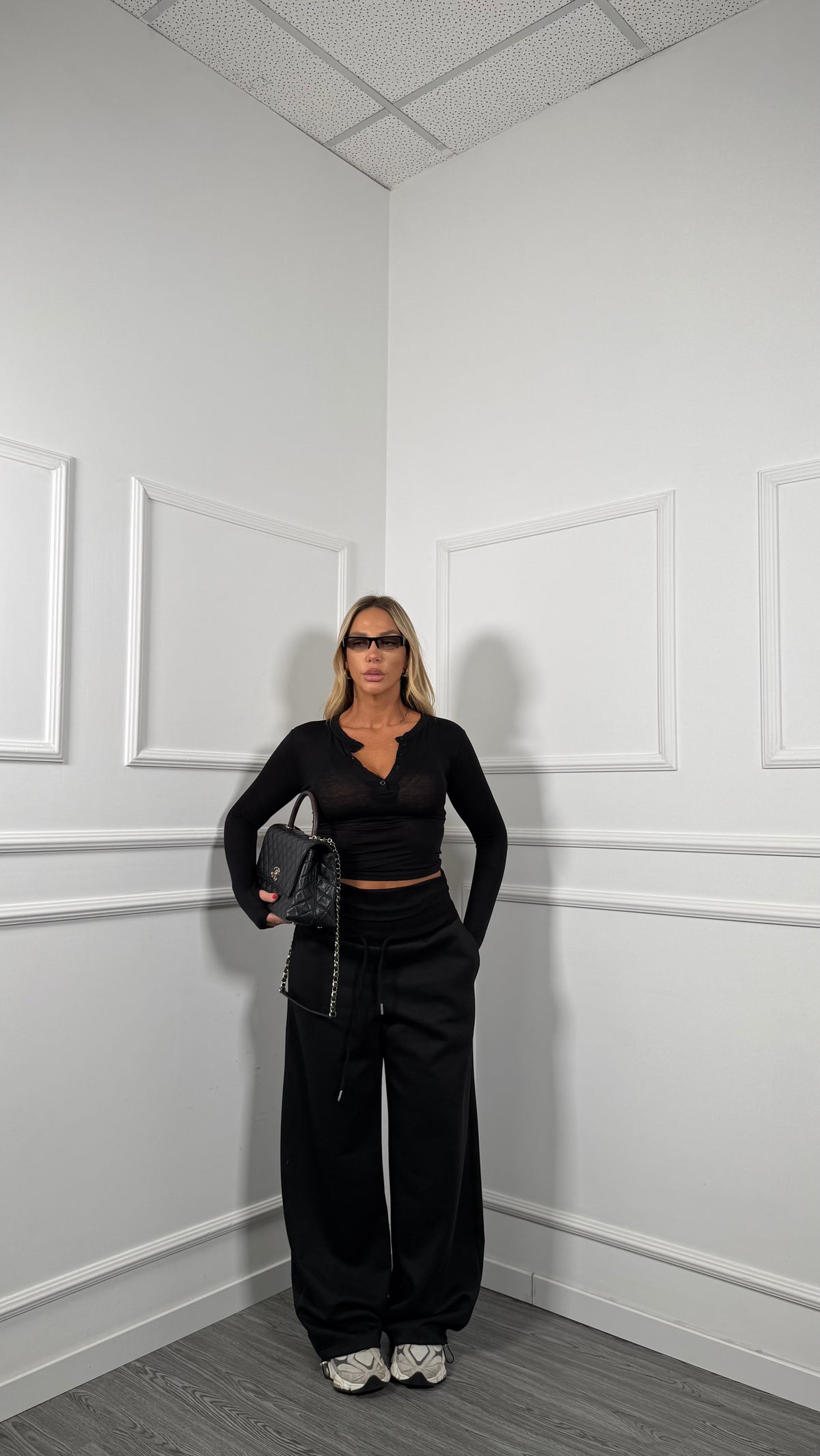 Pantaloni palazzo con risvolto e coulisse Elena nero m10032