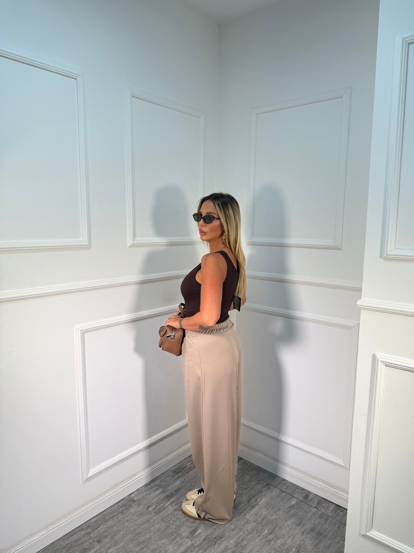 Pantaloni con coulisse sul fondo Low-Cost cappuccino 22022