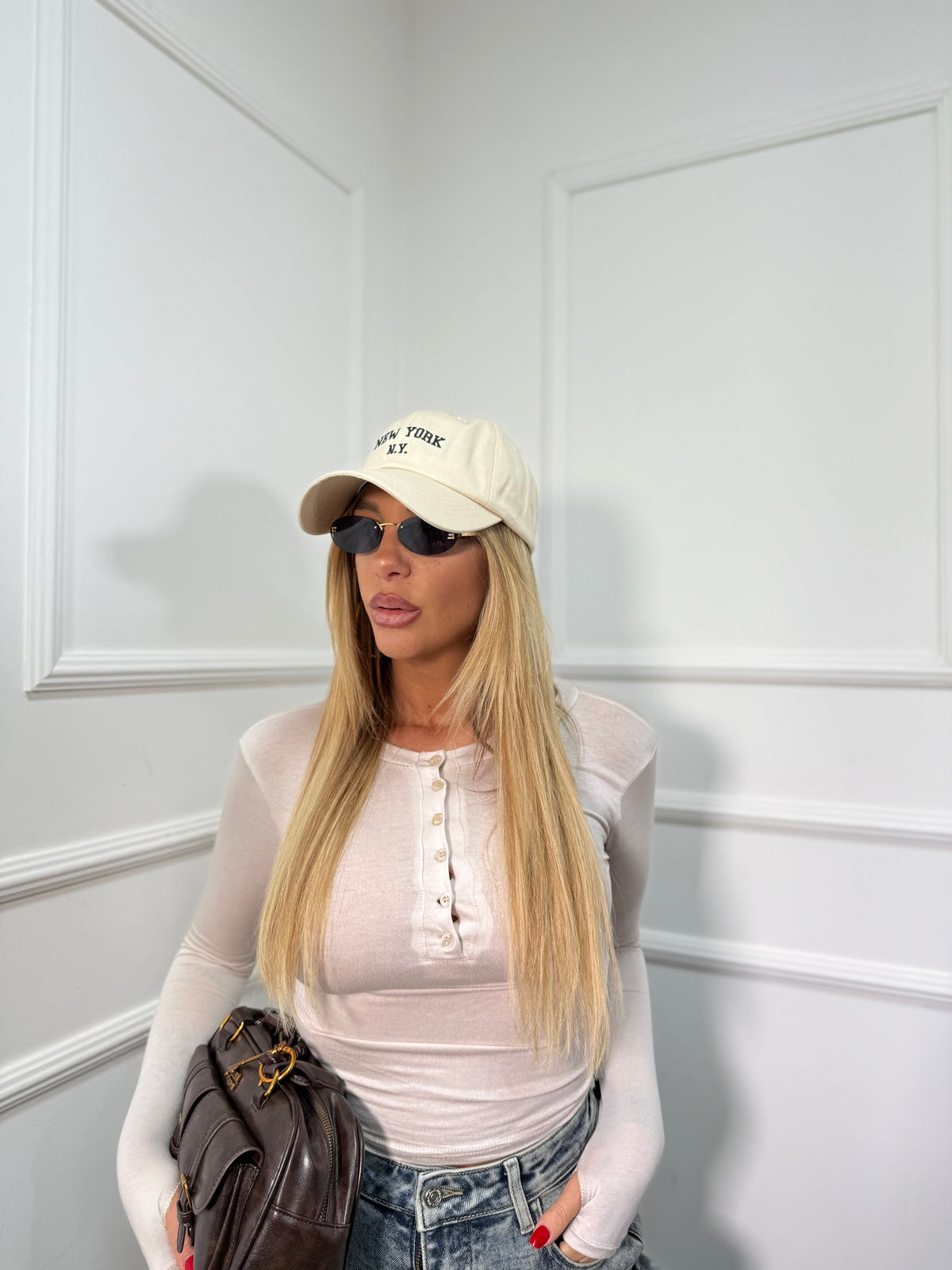 Shirt semi velata con bottoncini e manica a guanto Life nude 5548
