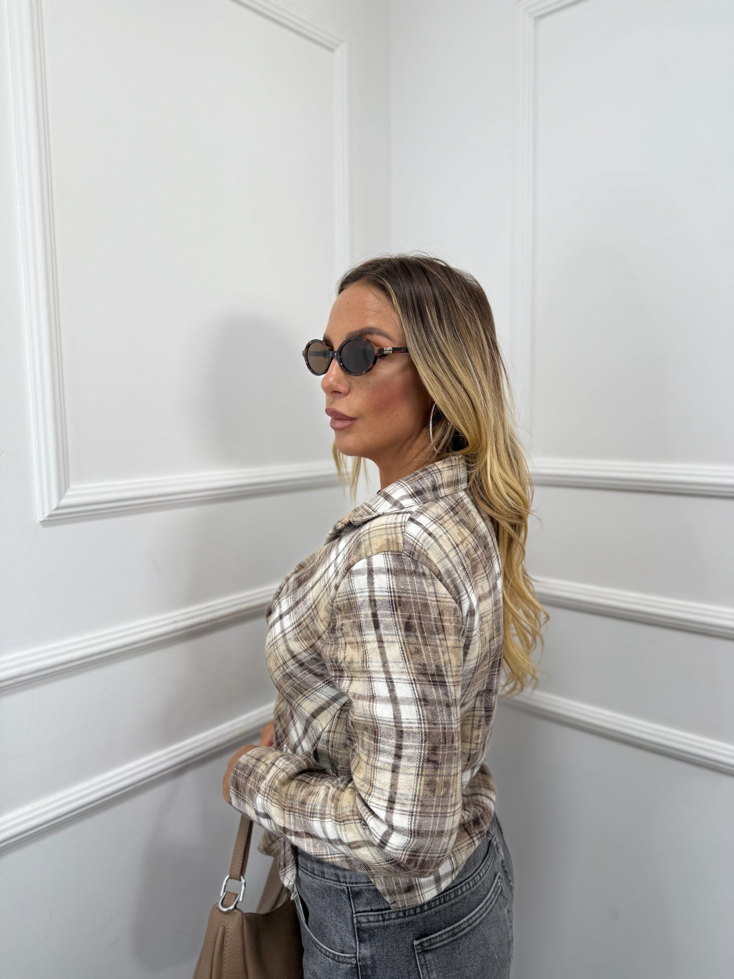 Camicia crop in flanella camel/panna c81158