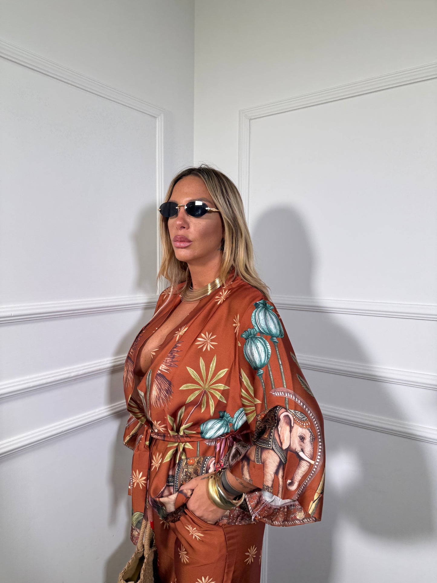Coordinato in satin con kimono India coccio