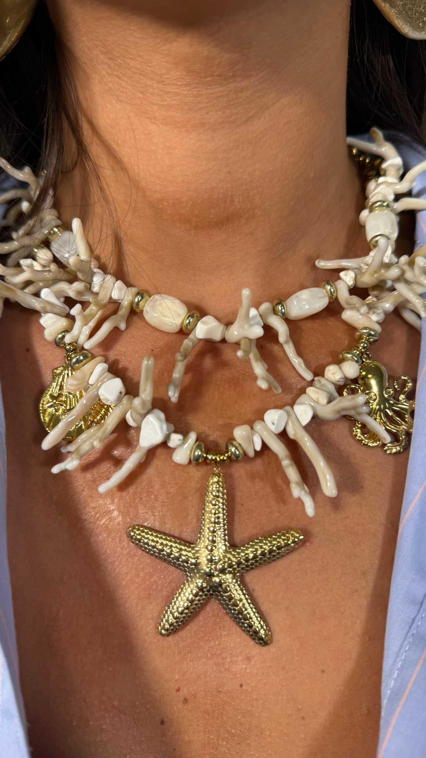 Collana con coralli e stella marina beige