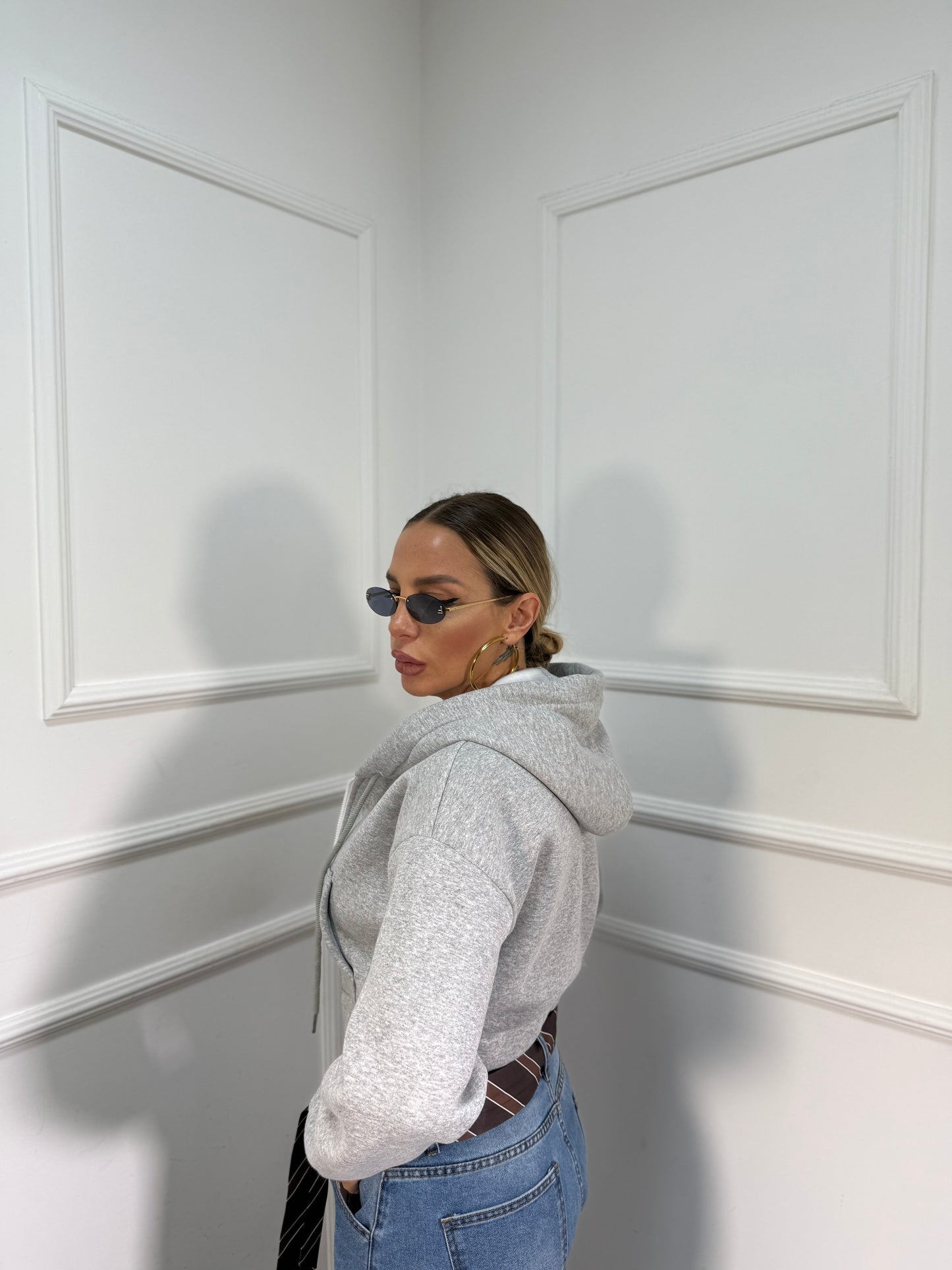 Felpa crop in pile con cappuccio Essential grigio 43763