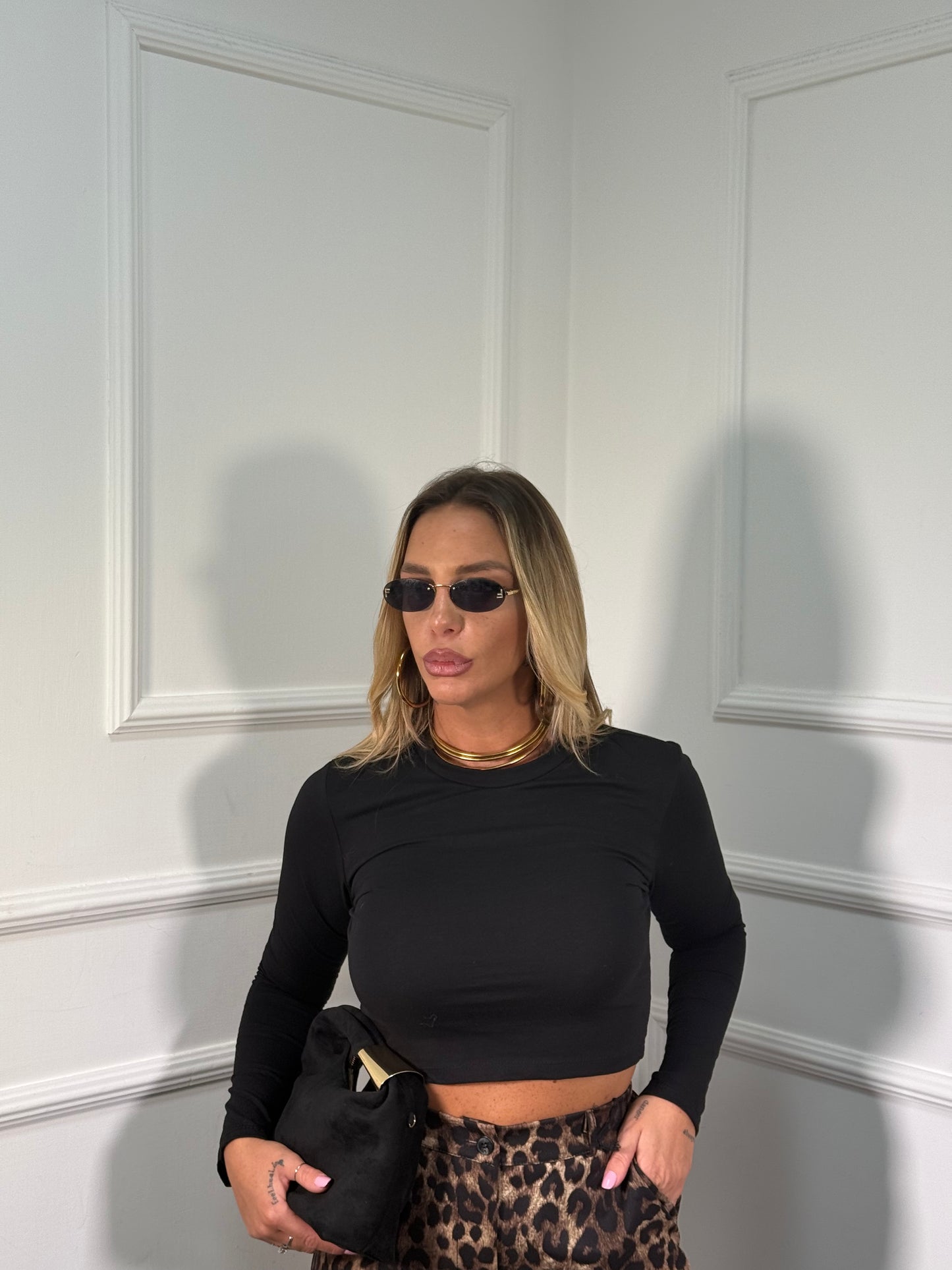 Shirt crop in cotone Vicky nera 5515