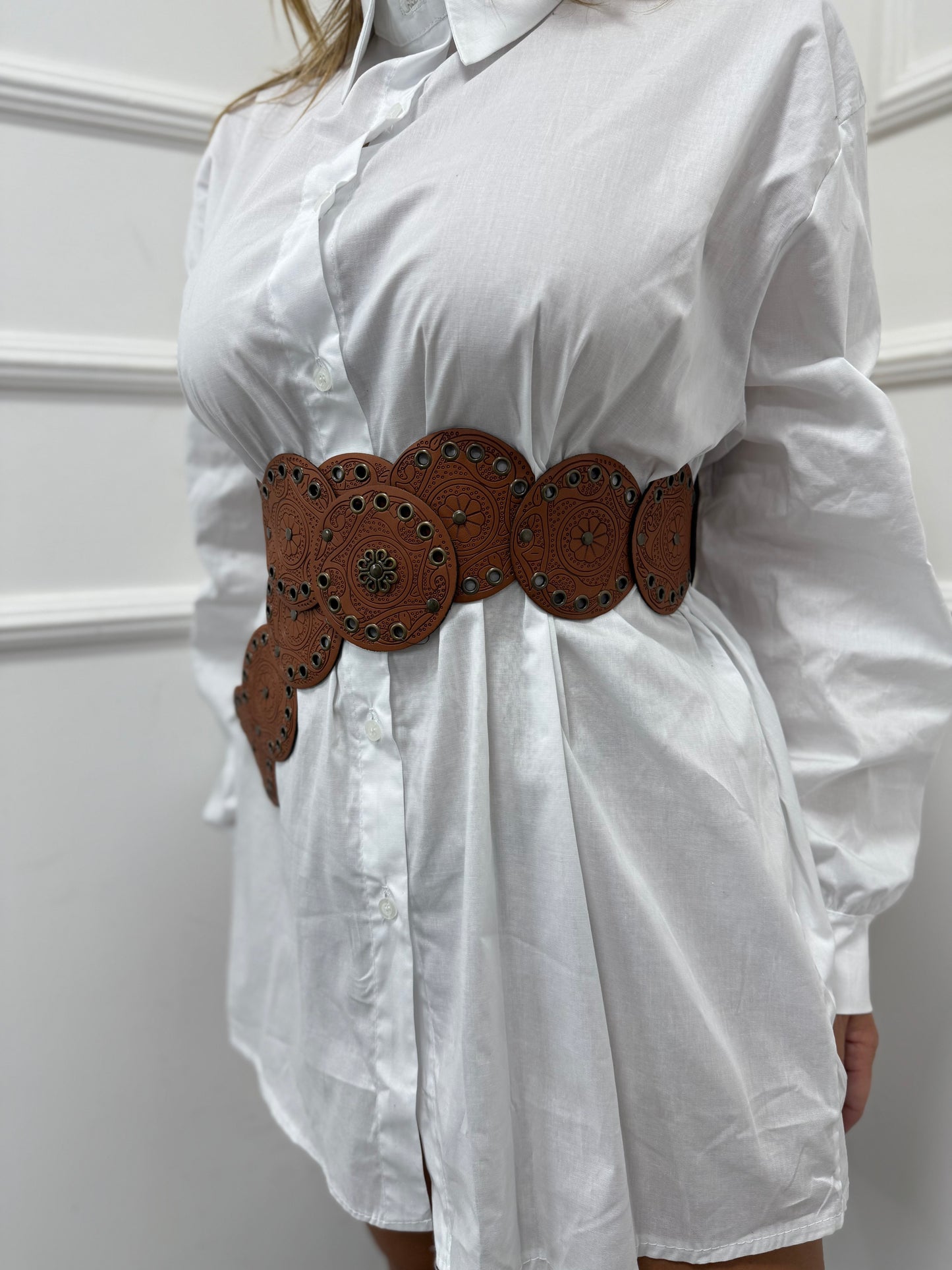 Cintura con borchie cuoio