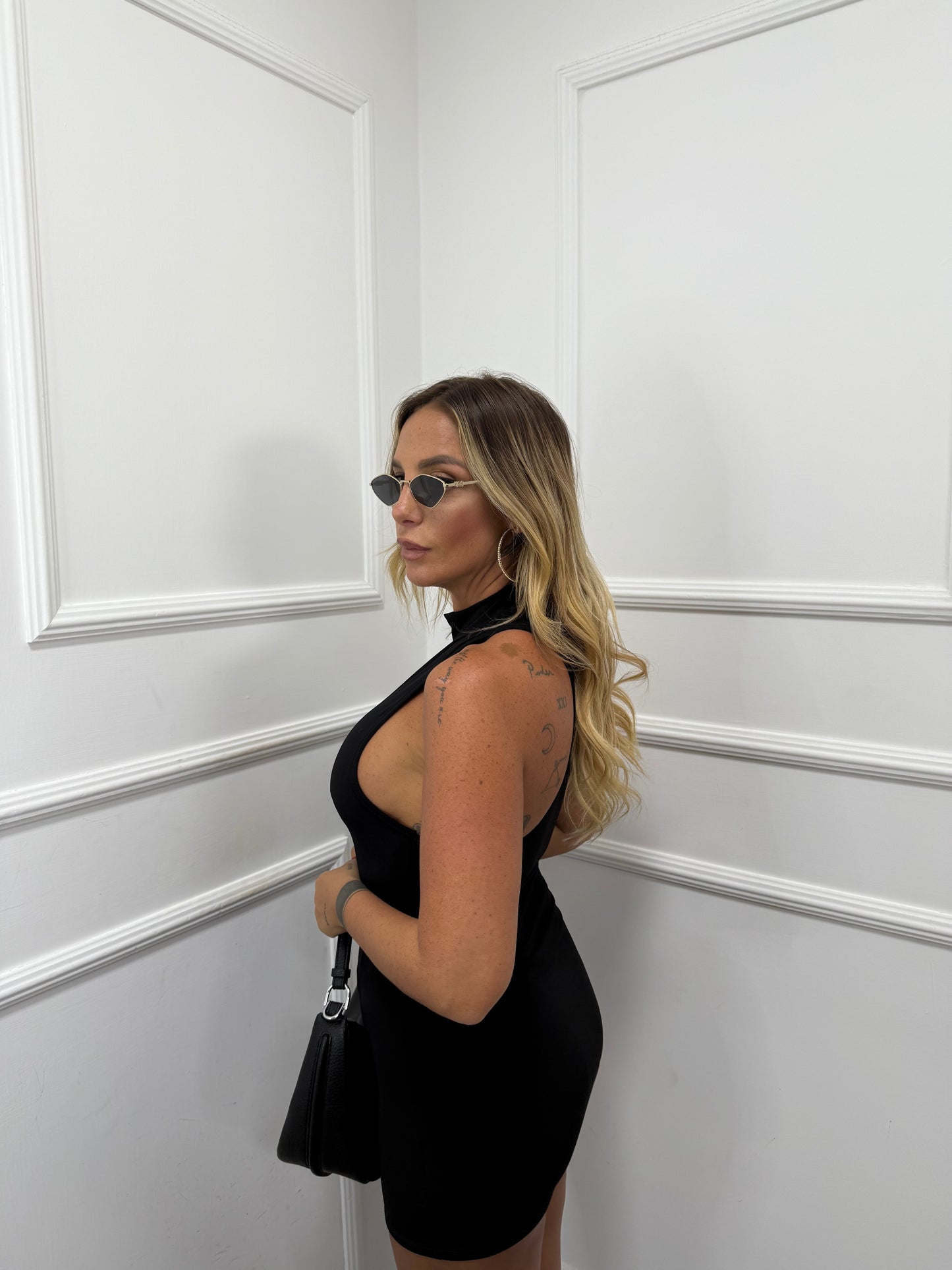 Abito in lycra collo alto scollo americano nero