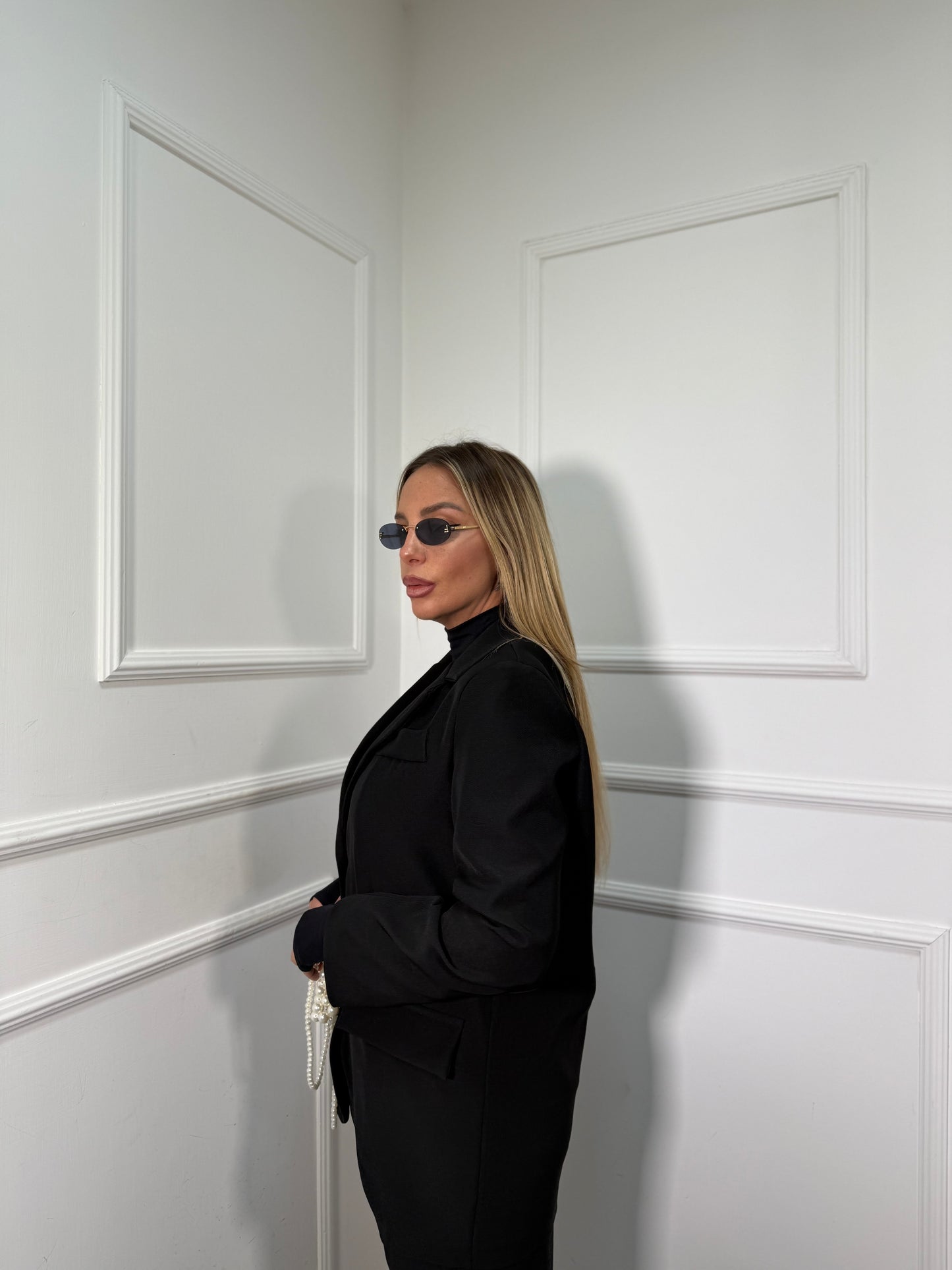 Tailleur con spalline Kendra nero m10114