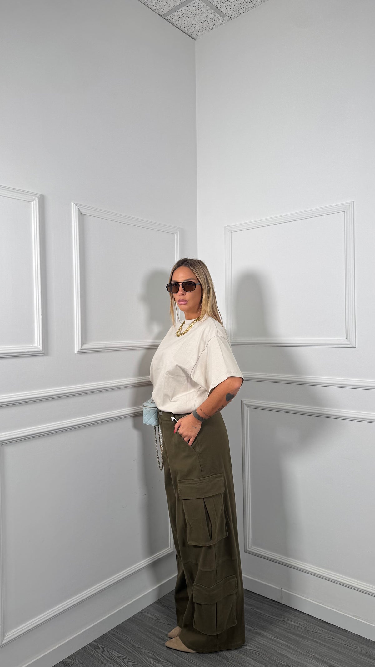 Cargo in denim con tasconi laterali by lumina verde militare