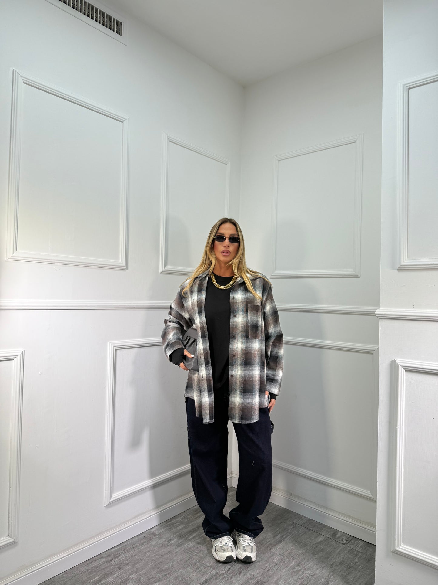 Camicia oversize in flanella con spalline Marshal marrone/bianca 25765