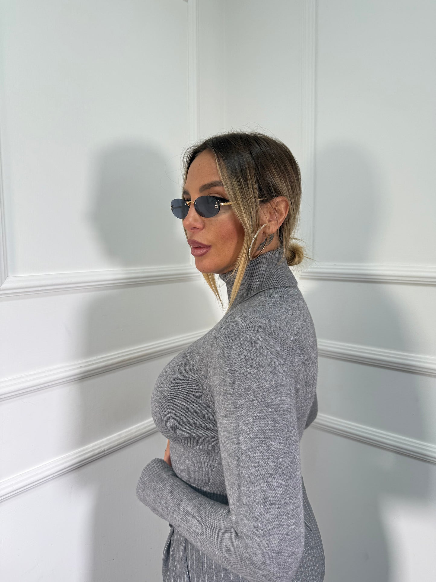 Maglioncino crop collo alto grigio em2020