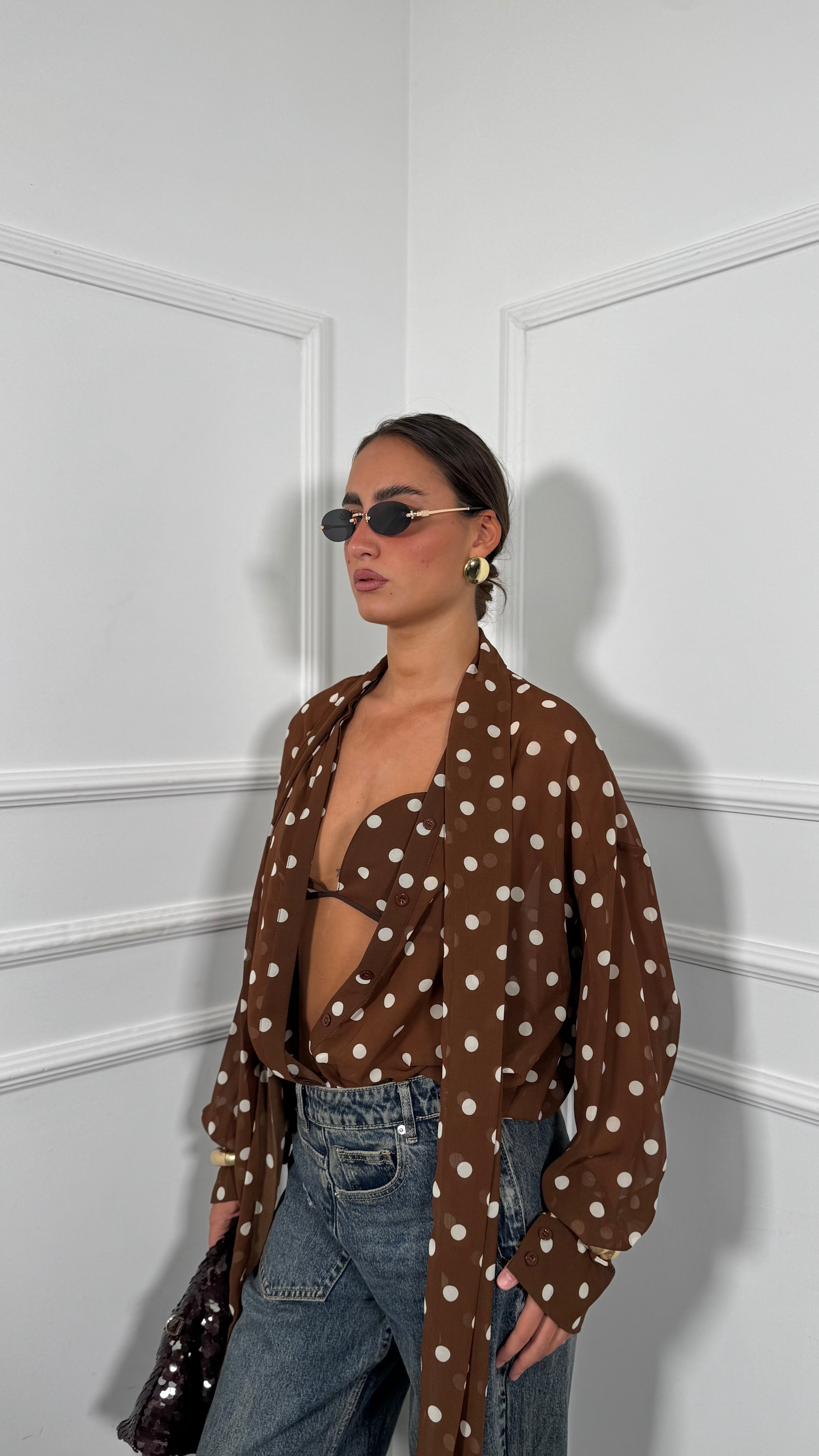 Camicia con bralette in chiffon a pois Nizza fondo marrone 19381