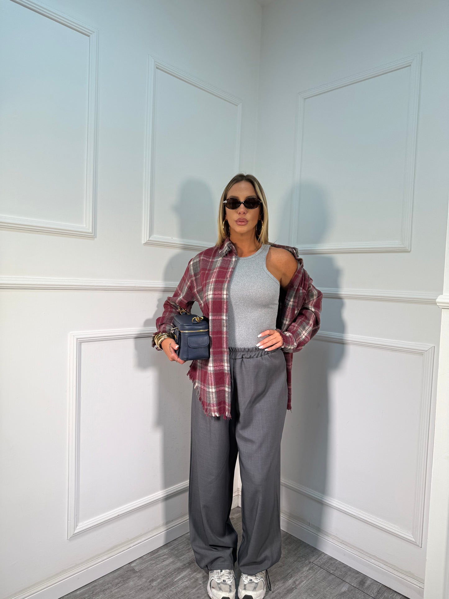 Pantaloni con coulisse sul fondo Low-Cost grigio 22022