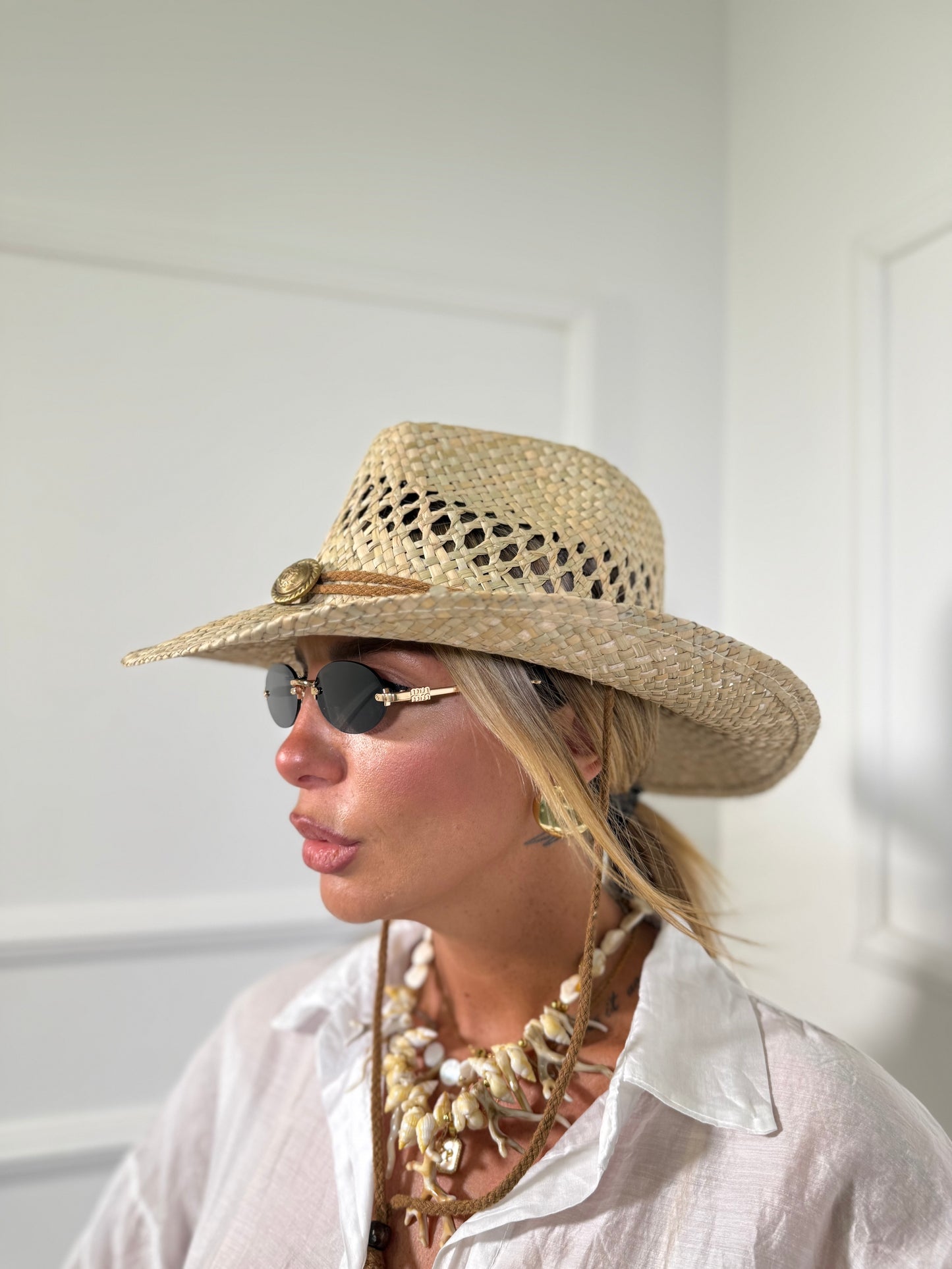 Cappello falda larga in vimini
