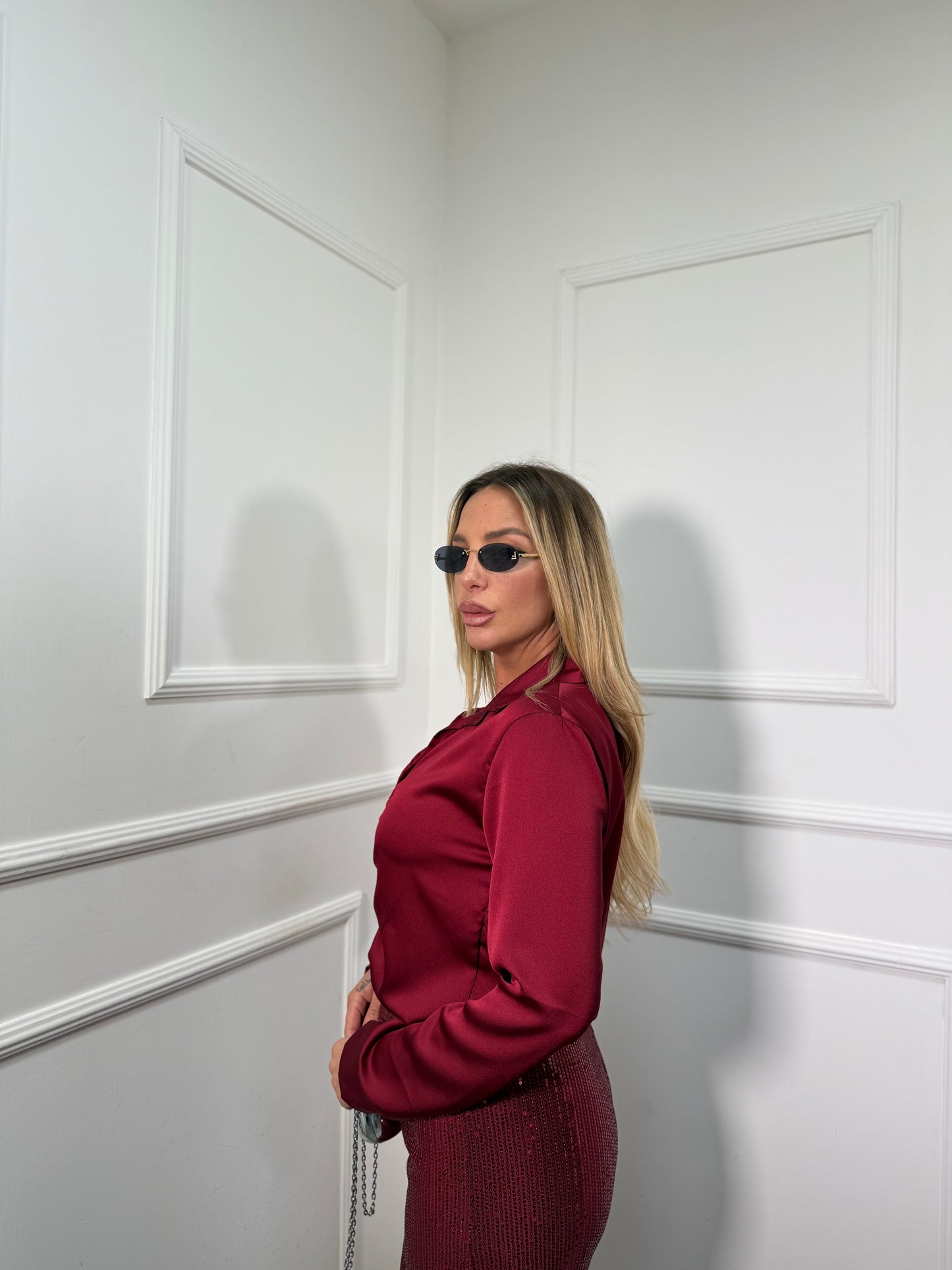 Camicia in satin drappeggiata Ellen bordeaux 2234