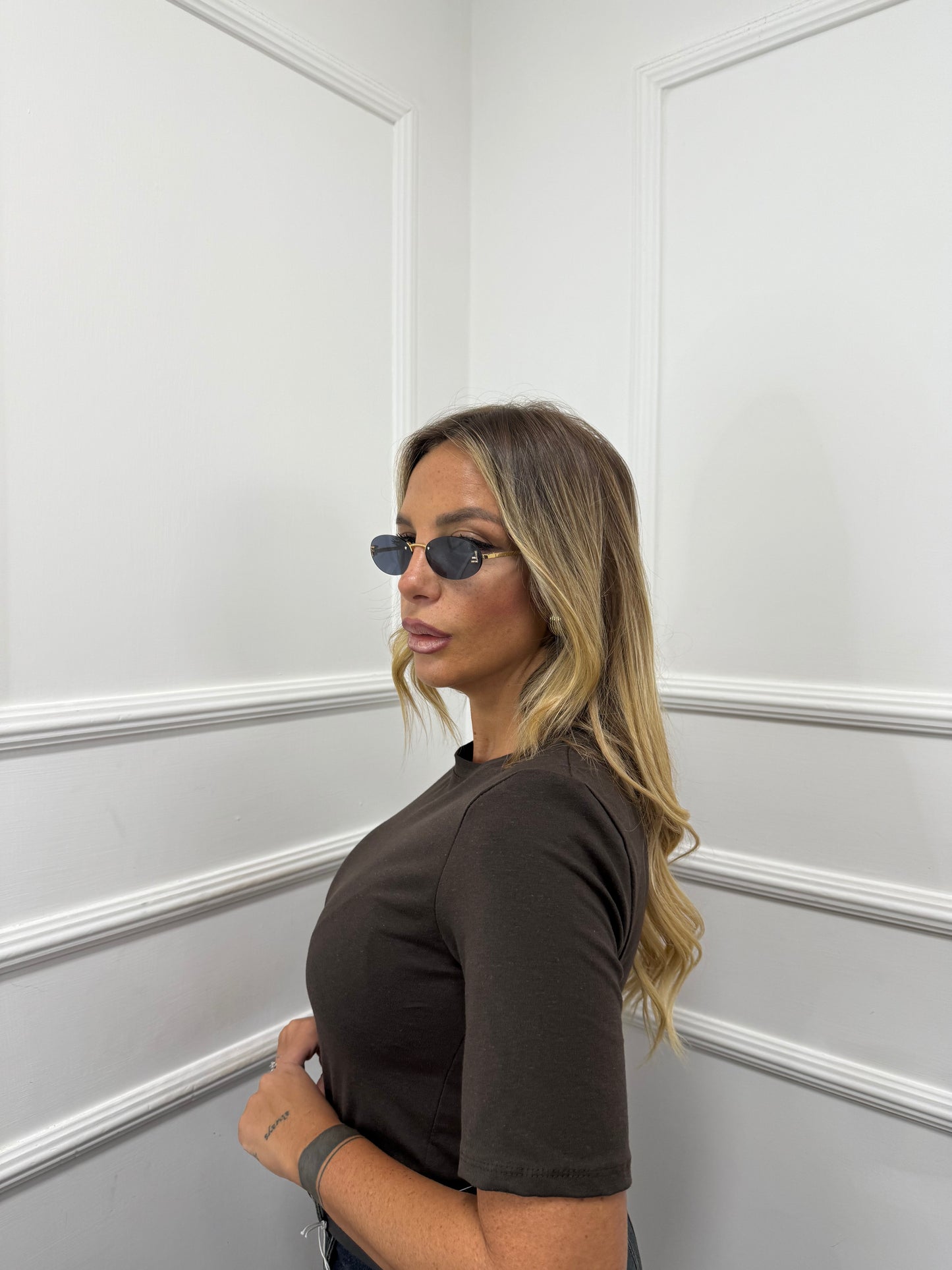 T-shirt con spalline lunghezza basic cioccolato 5058