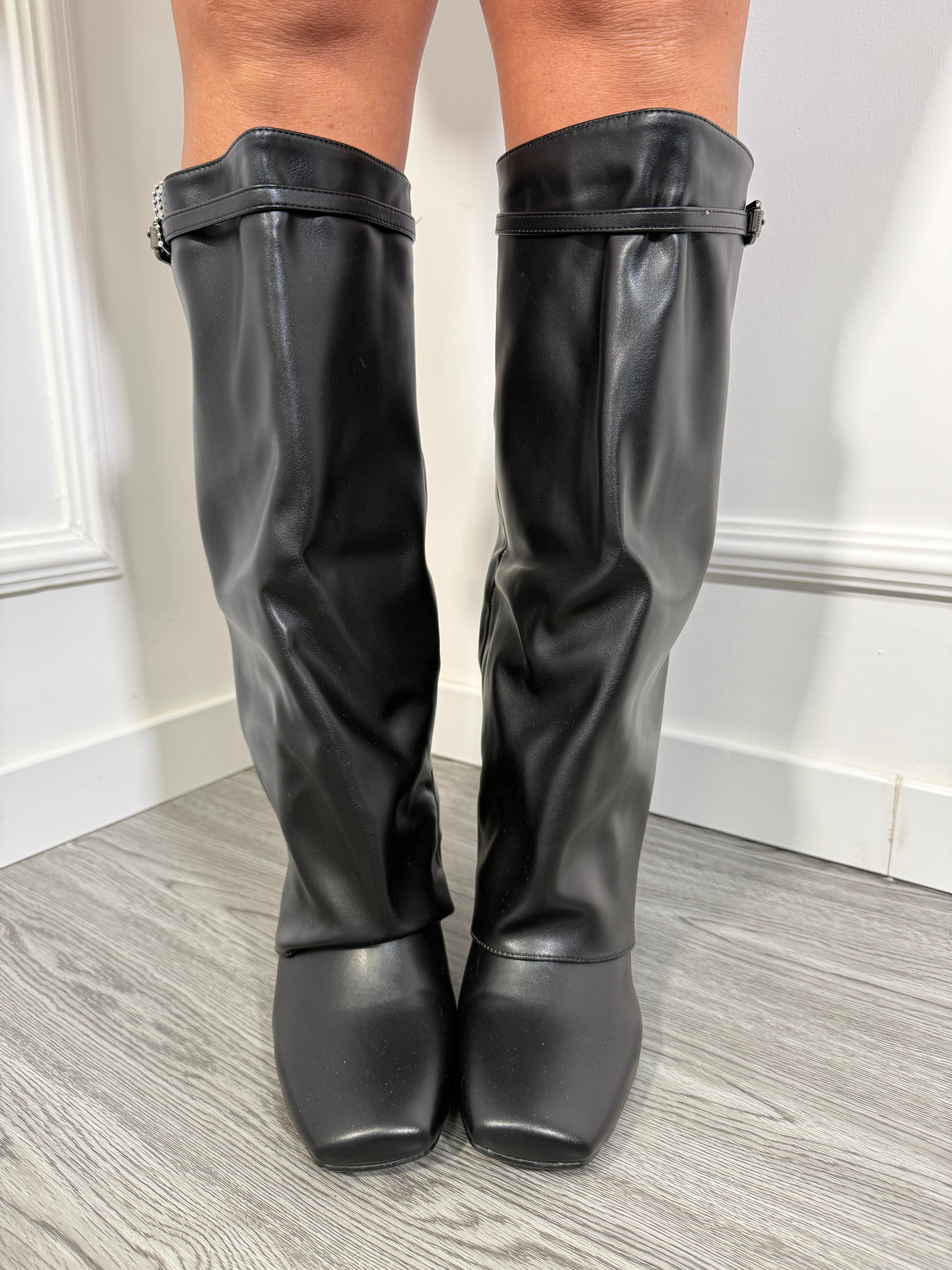 Stivali punta squadrata ecopelle Martin nero mp2753-3