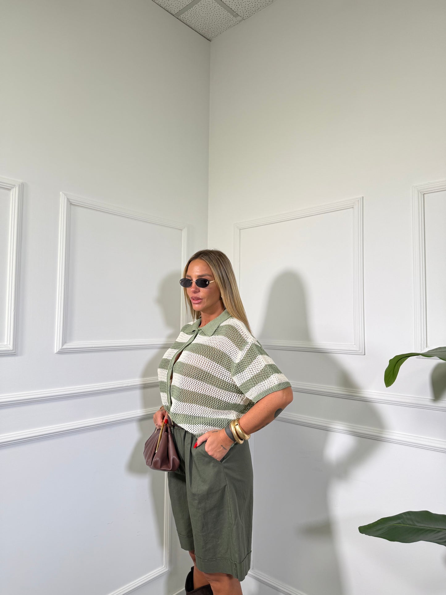 Bermuda in cotone con cintura verde militare kk0816