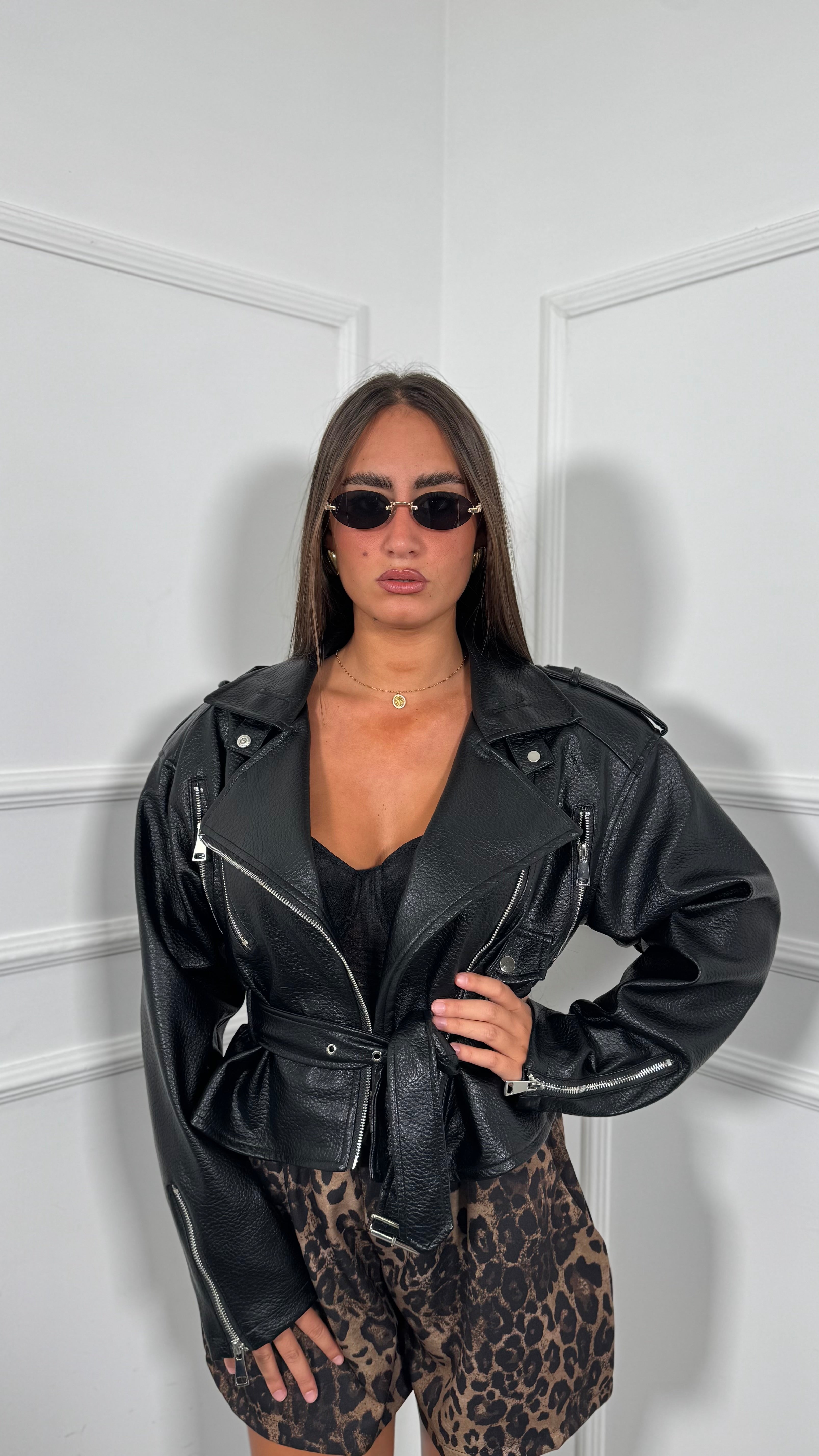 Biker ecopelle strutturato con spalline Sinclar nero k6662