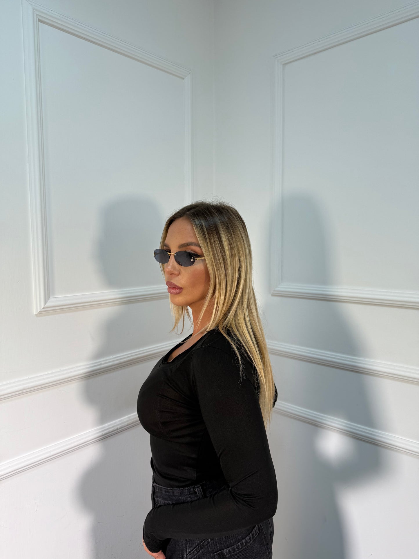 Shirt scollo squadrato semi velata nera mfs15764