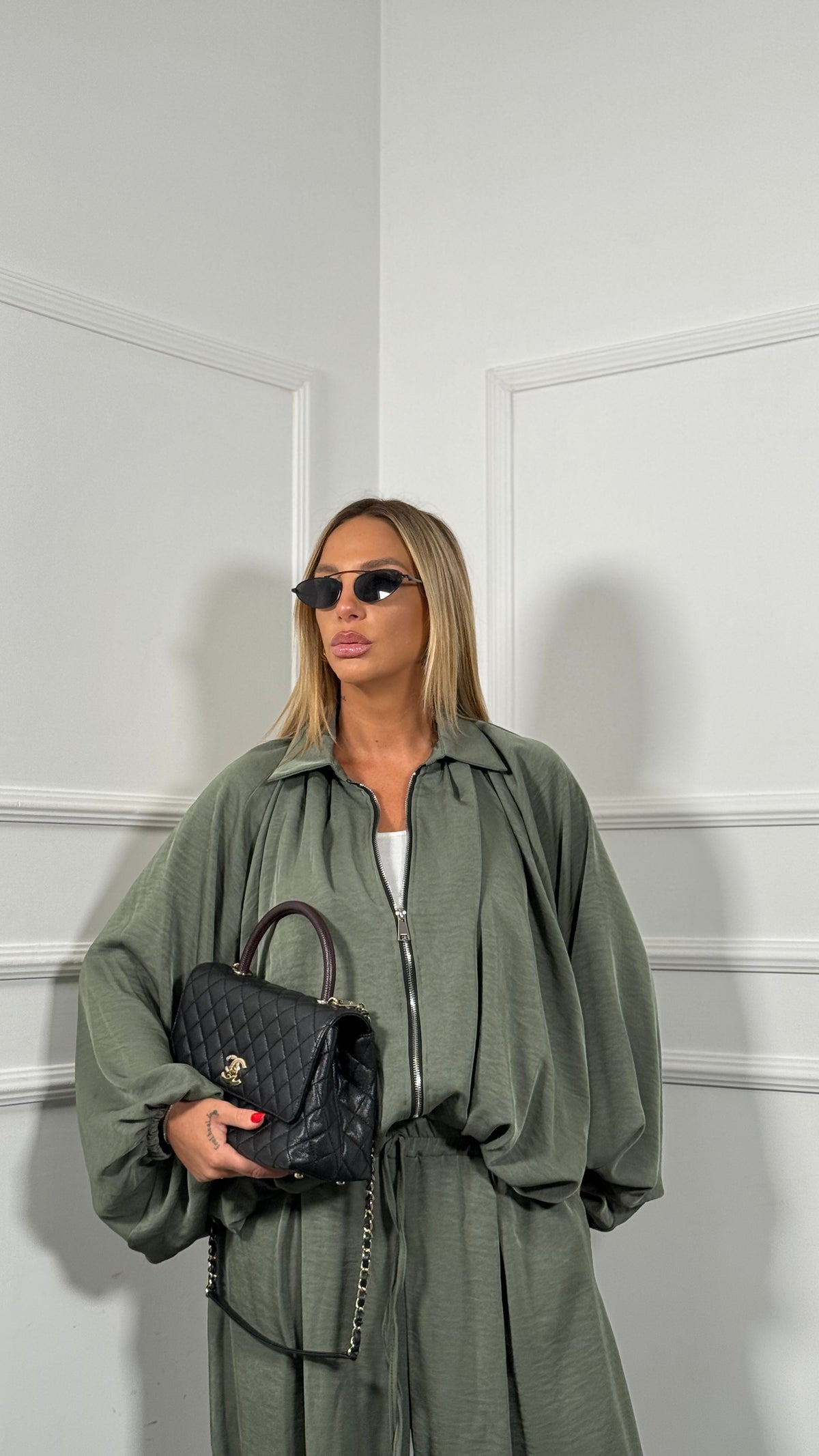 Coordinato oversize effetto satin Siviglia verde militare 885871