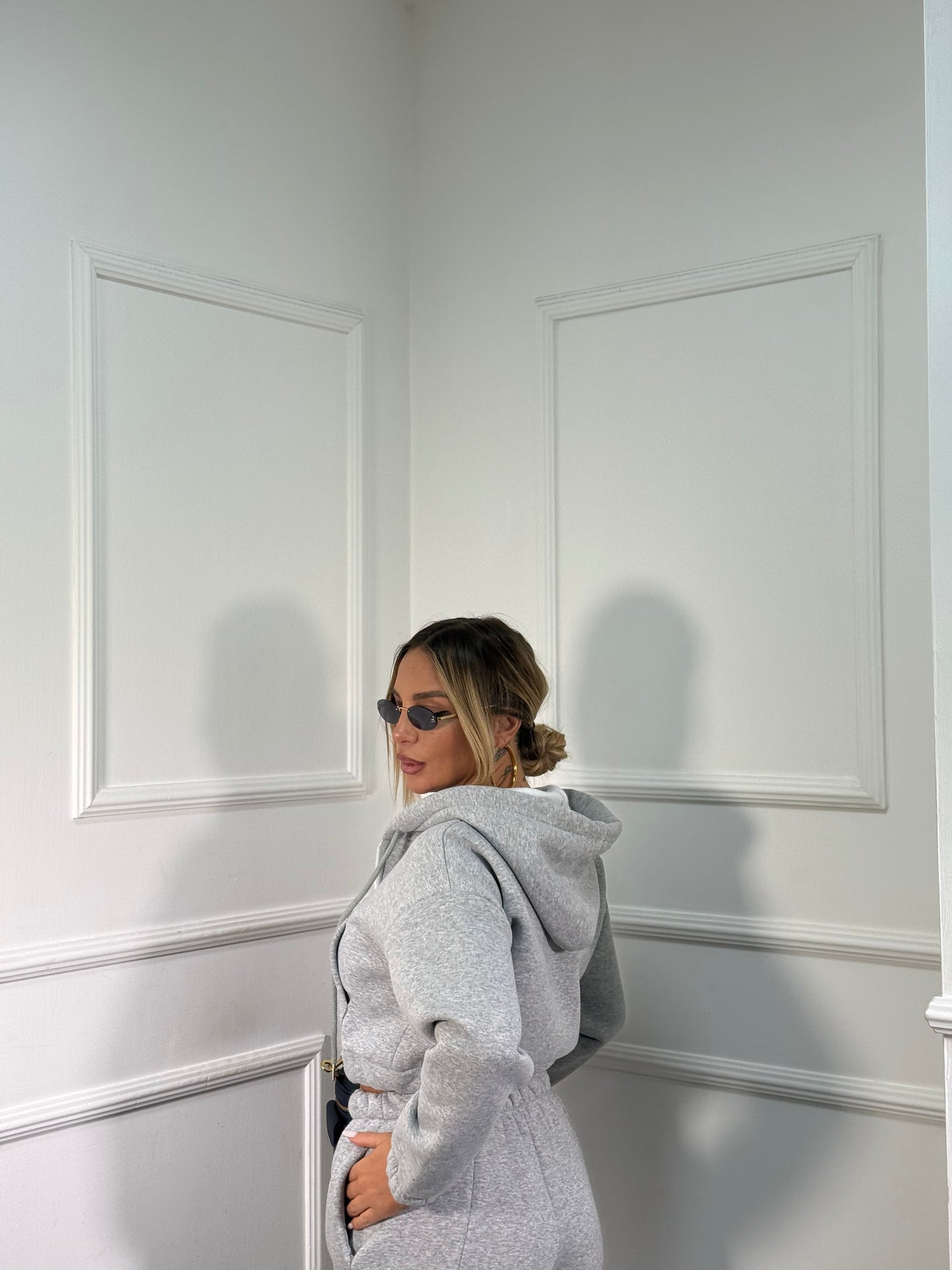 Coordinato in tuta Essential grigio