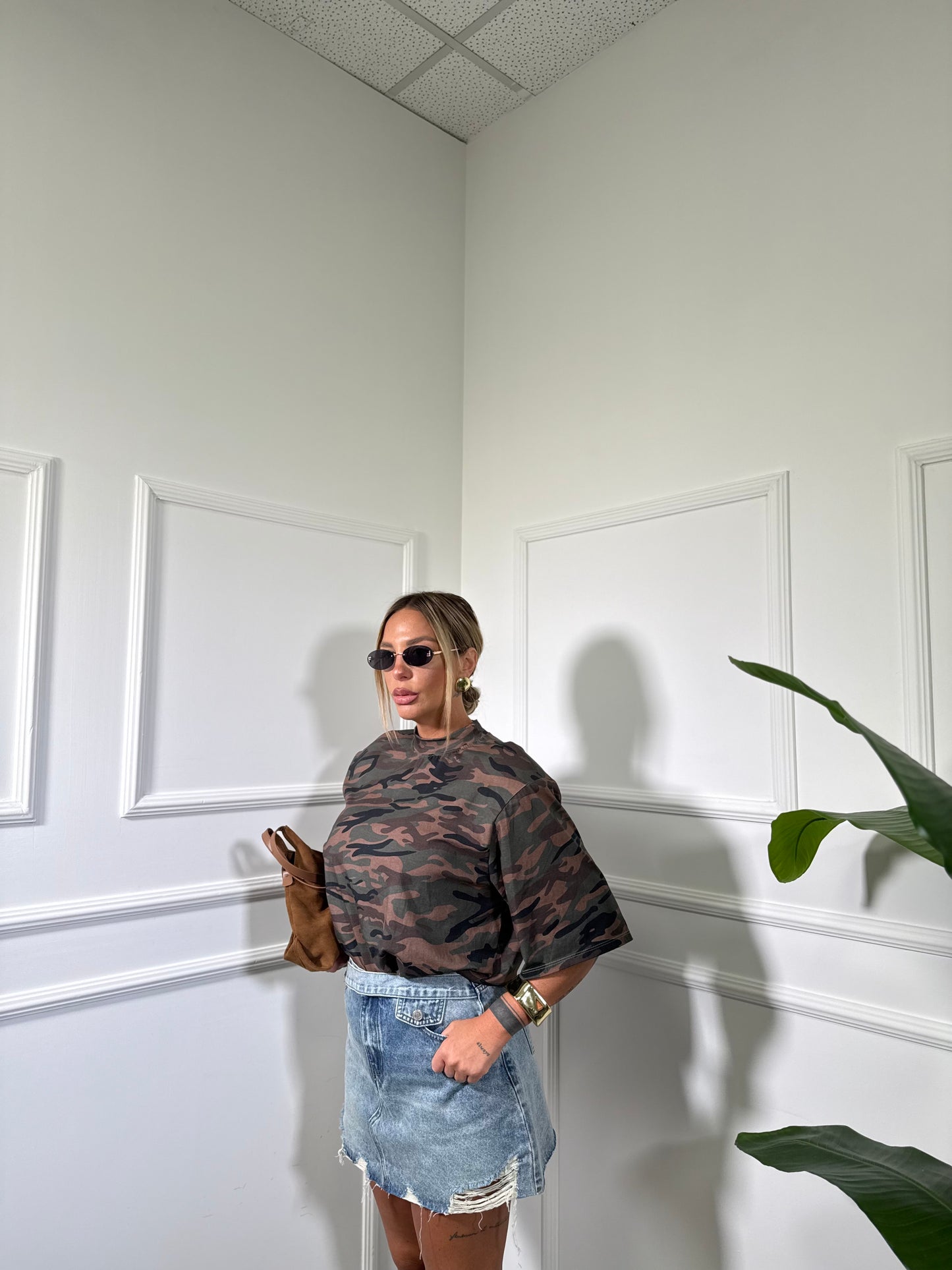 T-shirt oversize in cotone con spalline militare Bebe verde f0702