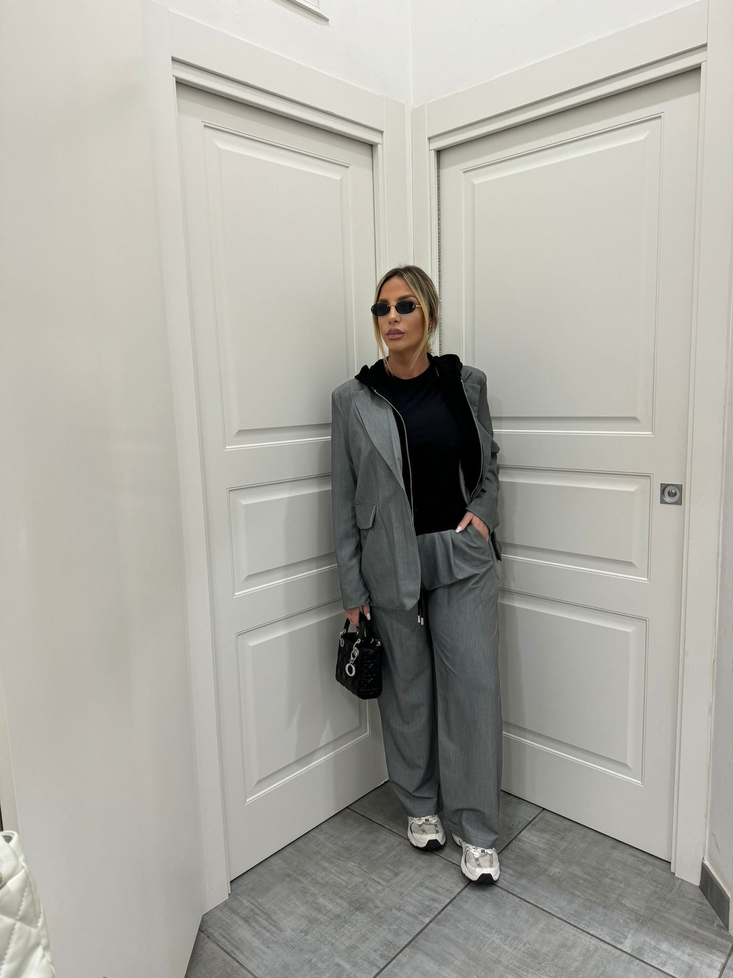 Tailleur sporty chic grigio