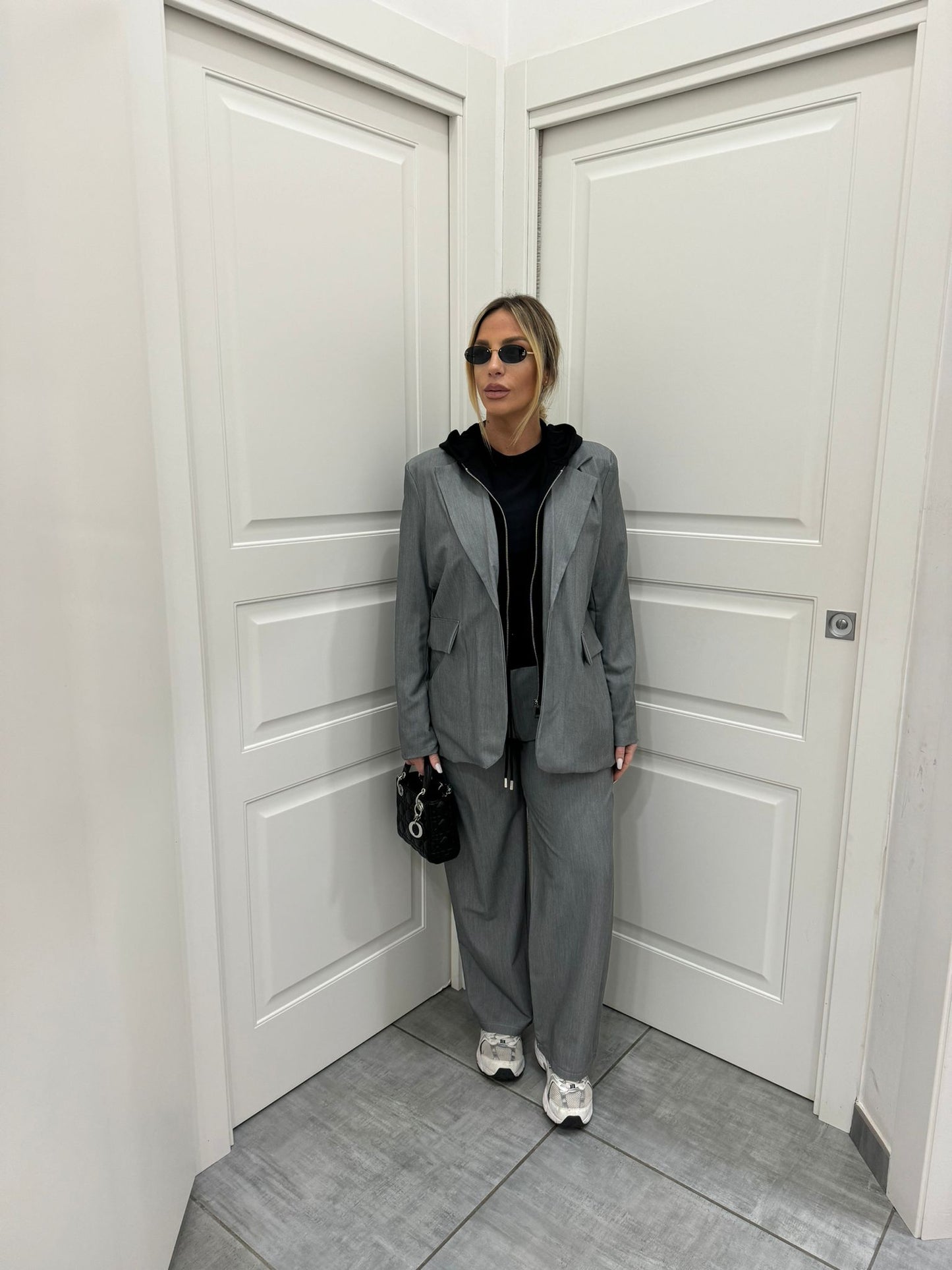 Tailleur sporty chic grigio