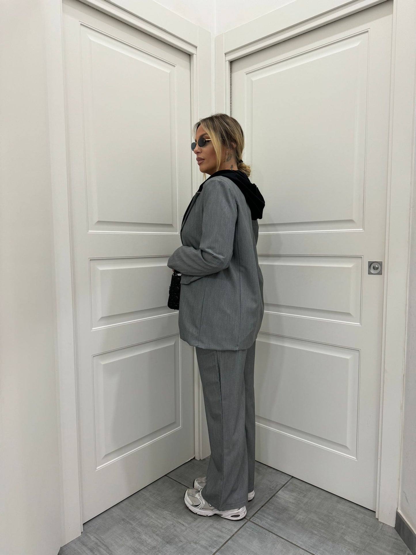 Tailleur sporty chic grigio