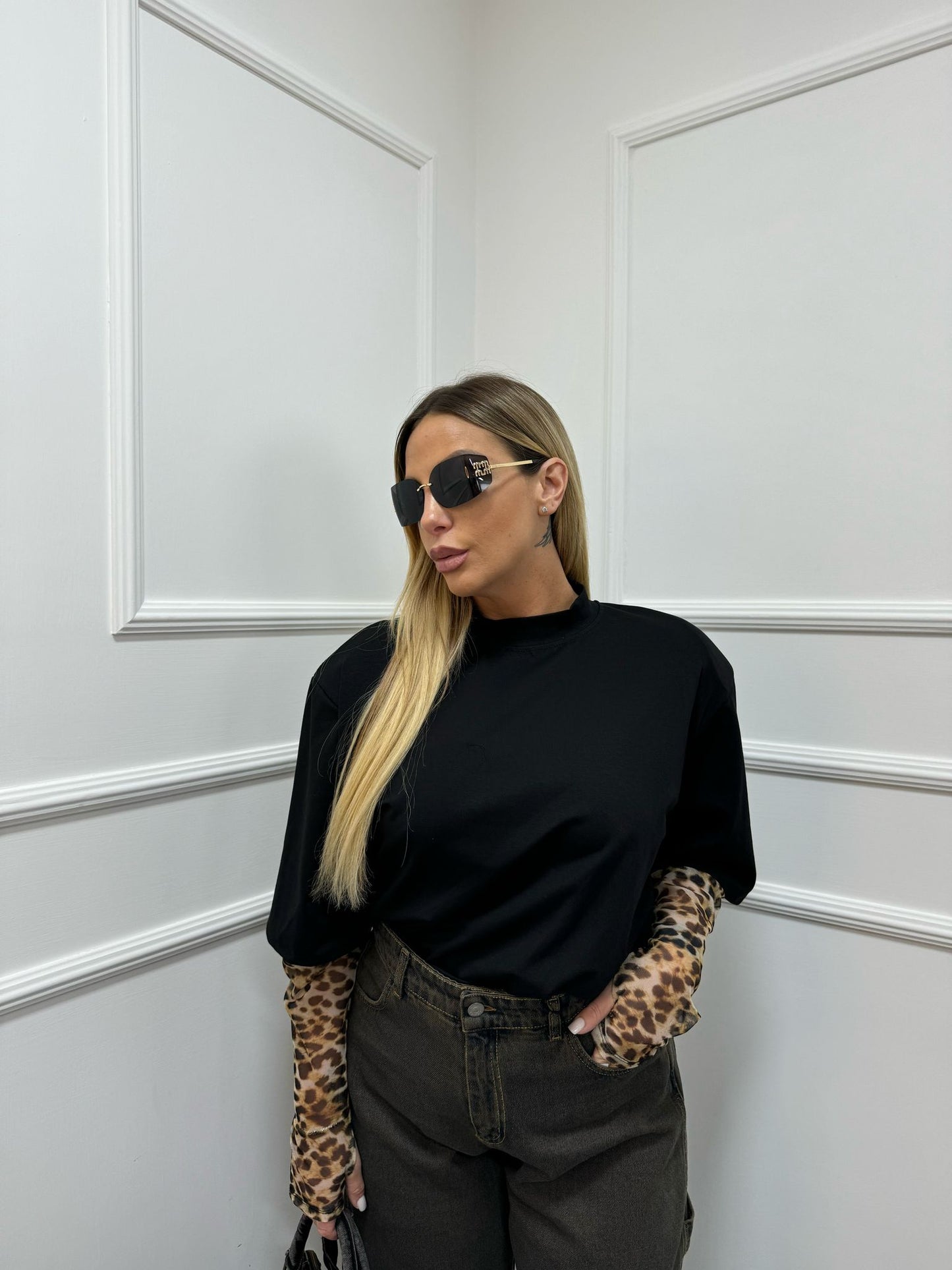Shirt spalline nera manica maculata
