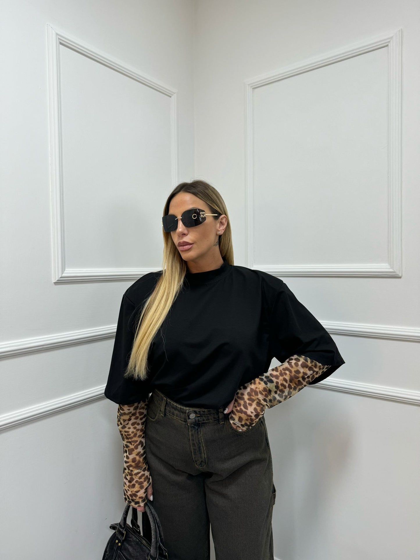Shirt spalline nera manica maculata