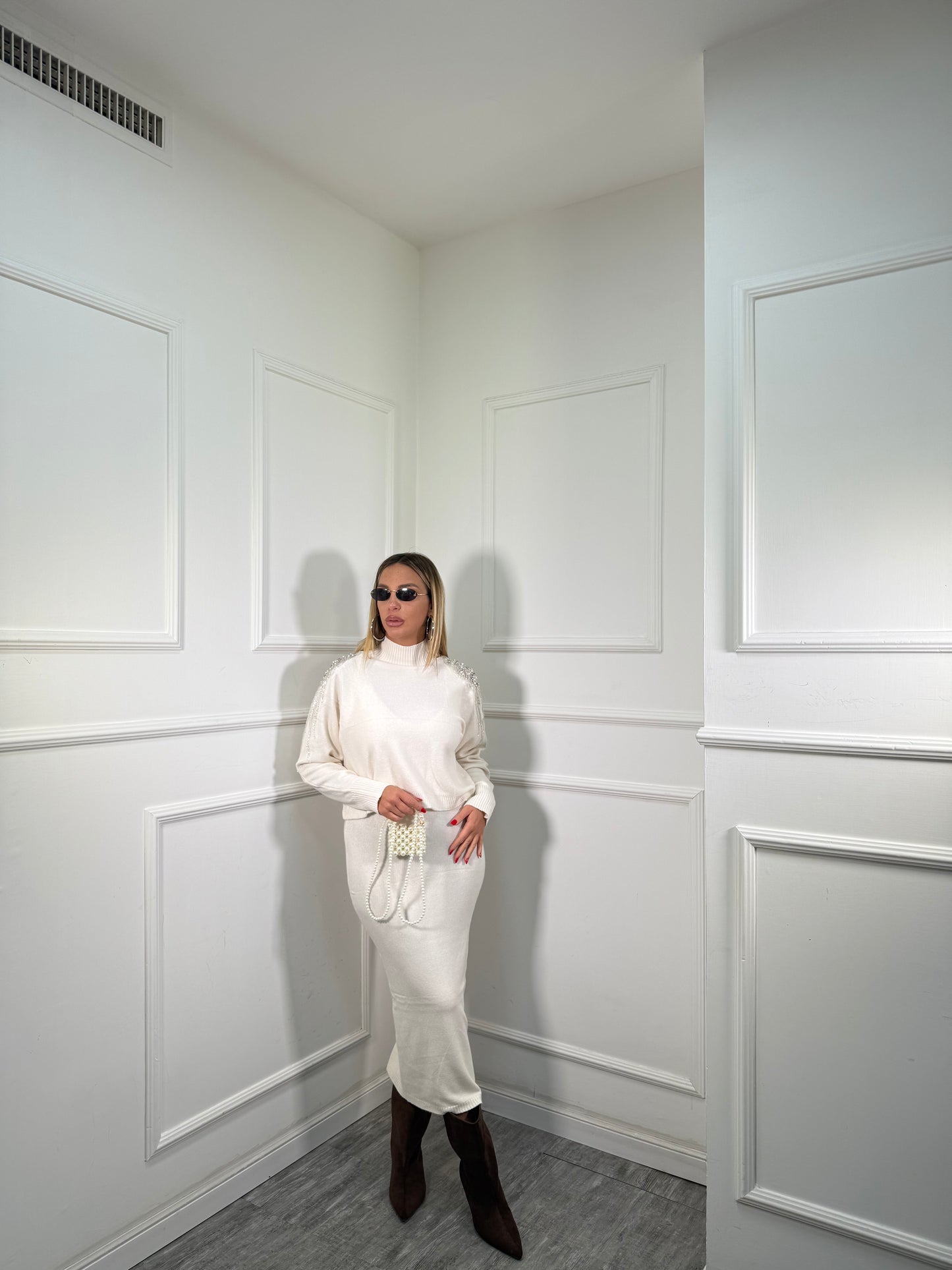 Coordinato midi in lana rasata con Swarovski bianco g105