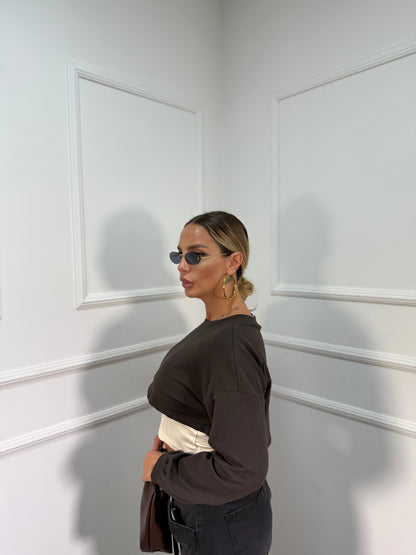 Shirt crop con canotta marrone 5504